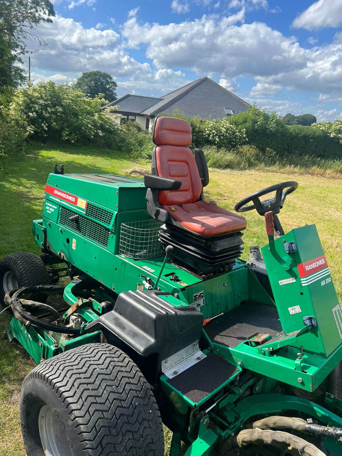 RANSOEMS AR 250 ALL WHEEL DRIVE ROTARY MOWER *PLUS VAT* - Image 2 of 8