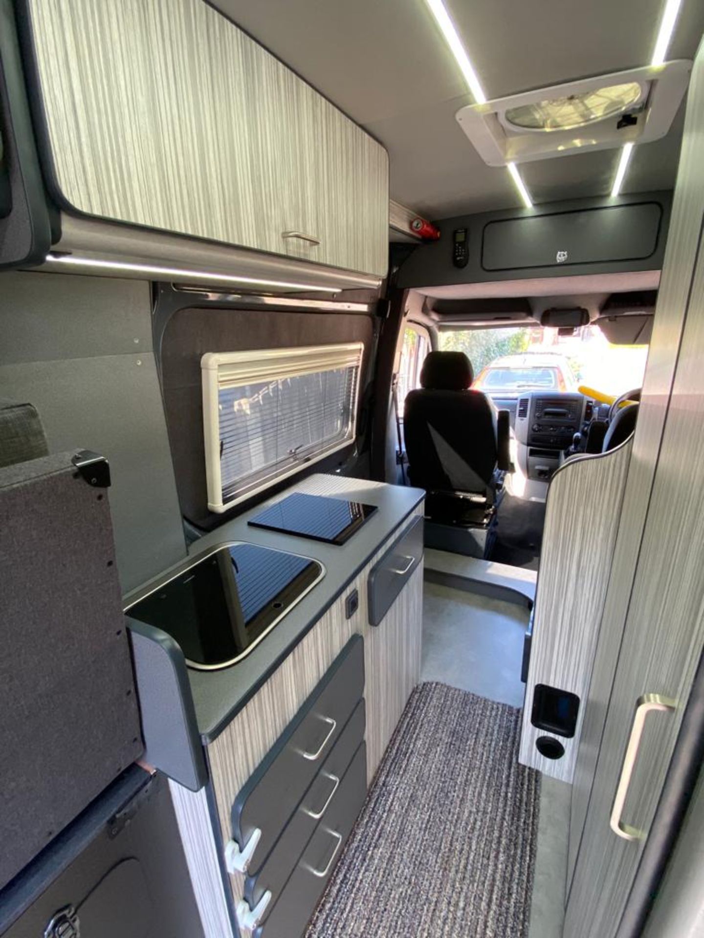 2015 MERCEDES-BENZ SPRINTER 313 CDI 2 BERTH CONVERTED OFF GRID CAMPERVAN *NO VAT* - Image 19 of 40