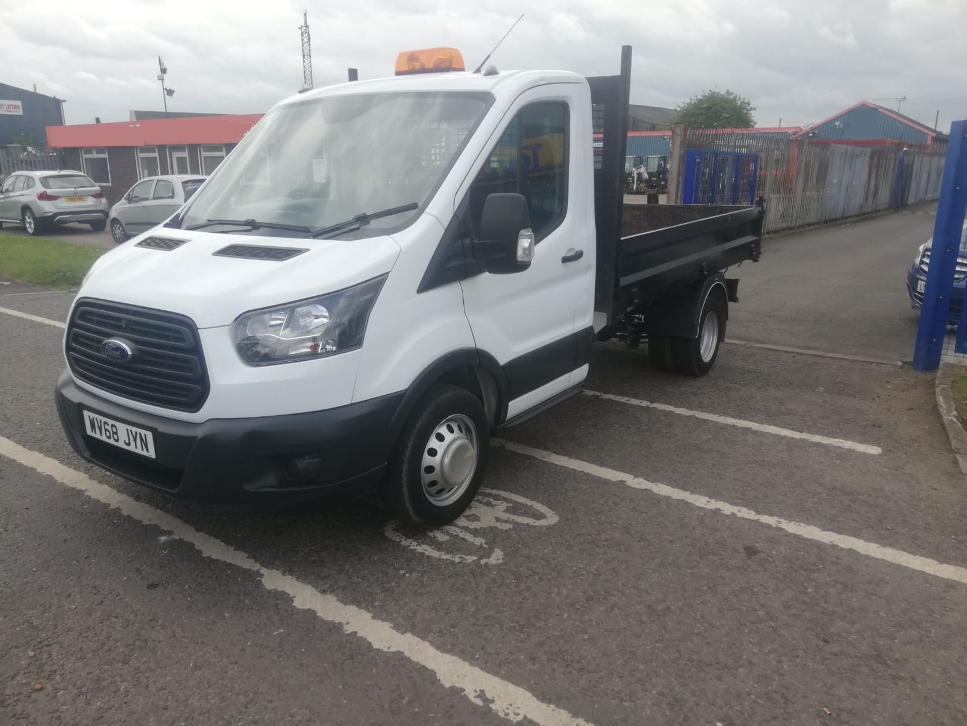 2018/68 FORD TRANSIT 350 WHITE TIPPER, EURO 6, STEEL TIPPING BODY, 2 KEYS *PLUS VAT* - Image 2 of 11