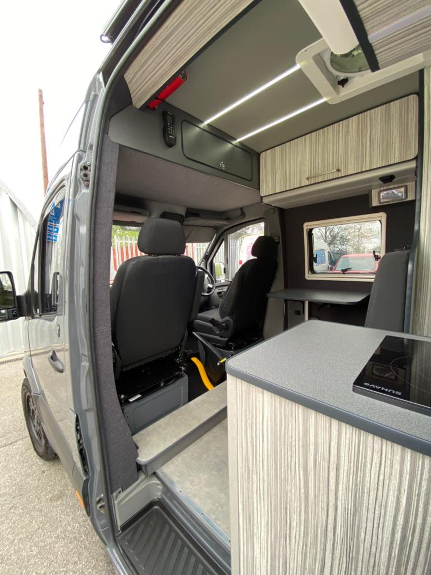 2015 MERCEDES-BENZ SPRINTER 313 CDI 2 BERTH CONVERTED OFF GRID CAMPERVAN *NO VAT* - Image 22 of 40