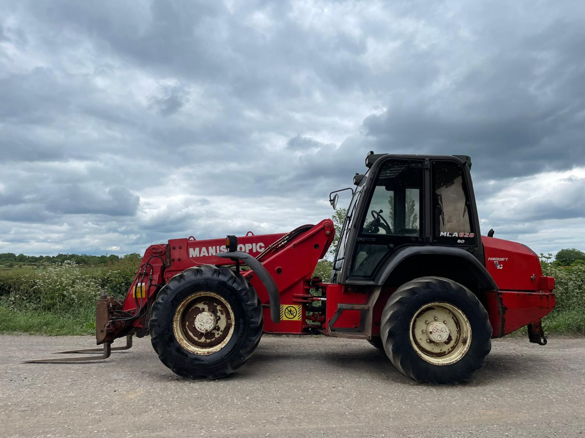 2000 MANITOU MLA 628 ARTICULATED TELESCOPIC TELEHANDLER, RUNS DRIVES AND LIFTS *PLUS VAT* - Image 3 of 13