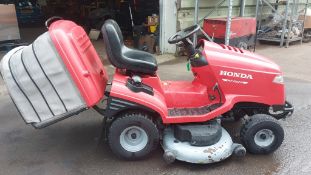 HONDA MOWER, WITH BOTH REAR DISCHARGE AND MULCHING BY MOVING LEVER *PLUS VAT*