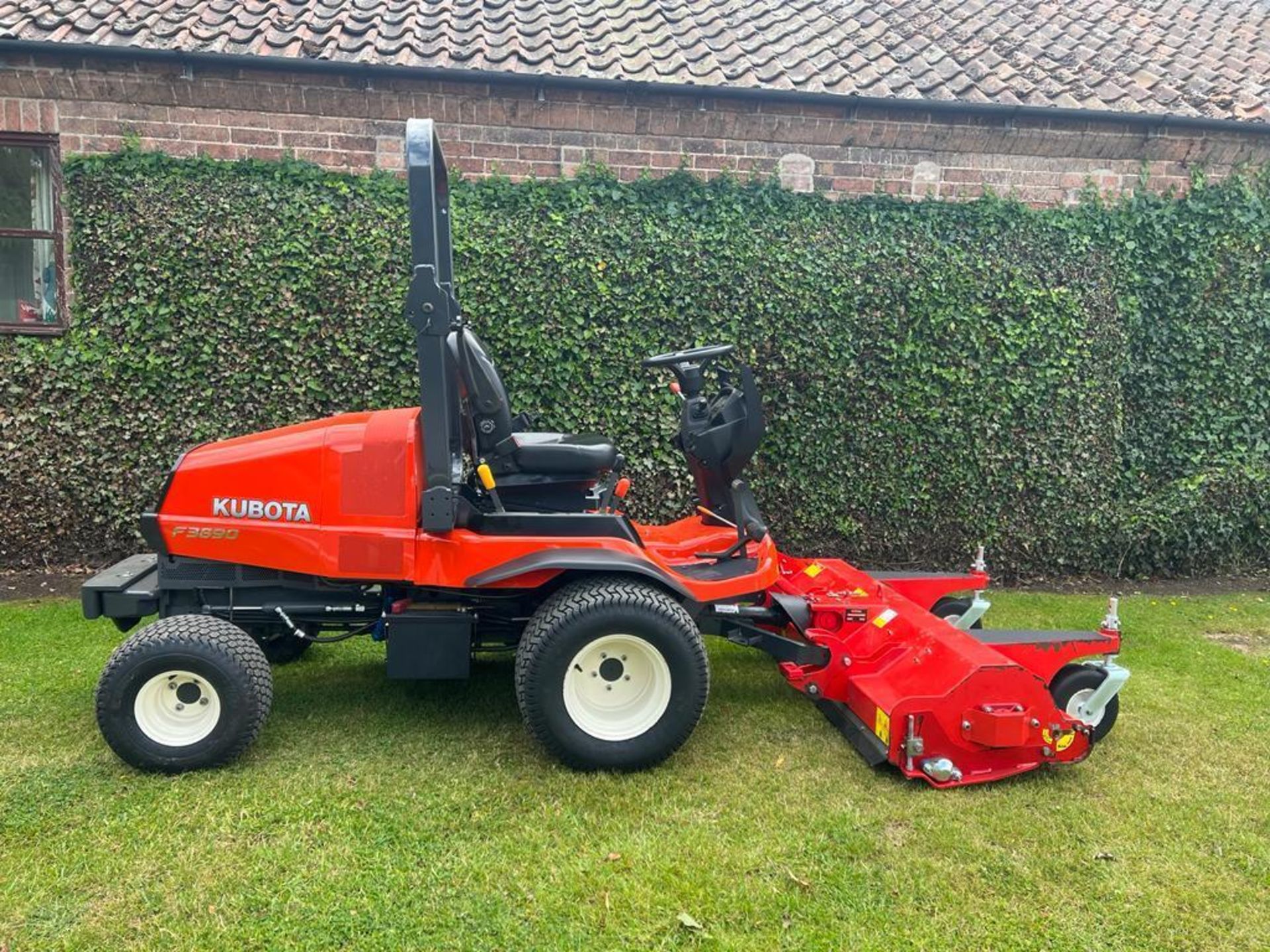 KUBOTA F3890 & TRIMAX FX155 FLAIL MOWER, PURCHASED NEW FEB 2021, ONLY 387 HOURS *PLUS VAT* - Image 2 of 8