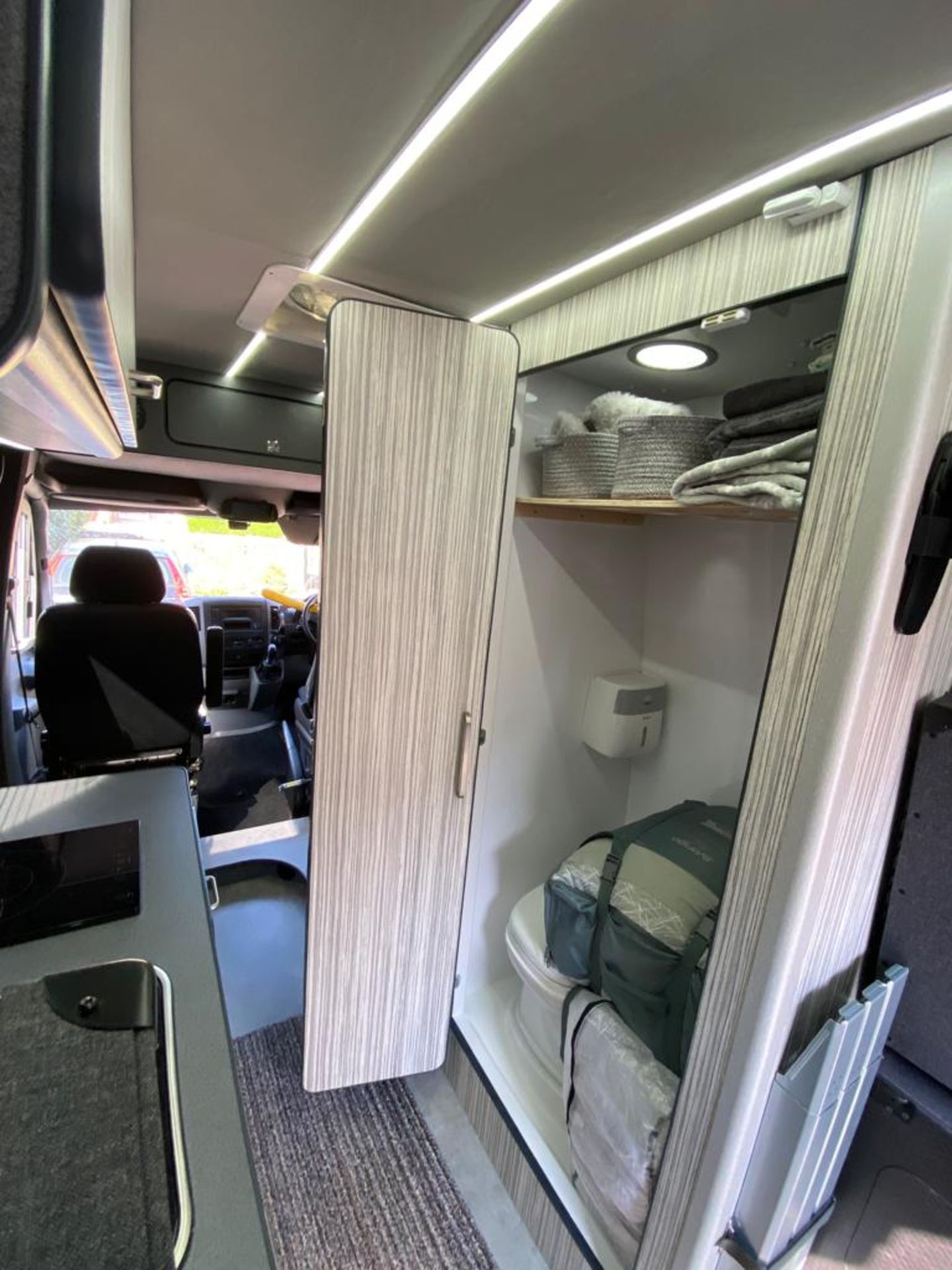 2015 MERCEDES-BENZ SPRINTER 313 CDI 2 BERTH CONVERTED OFF GRID CAMPERVAN *NO VAT* - Image 12 of 40