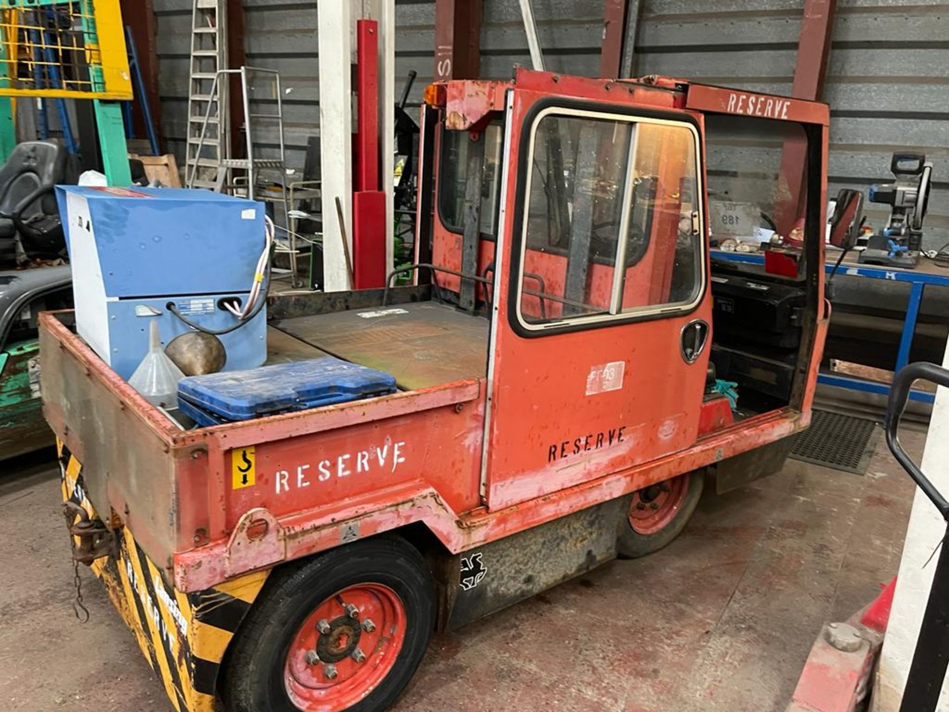 LANSING 'STING RAY' TOW TUG EX MOD - LANSING BAGNALL TOER 10 72V CHARGER - WITH BRAND NEW BATTERIES - Image 5 of 12