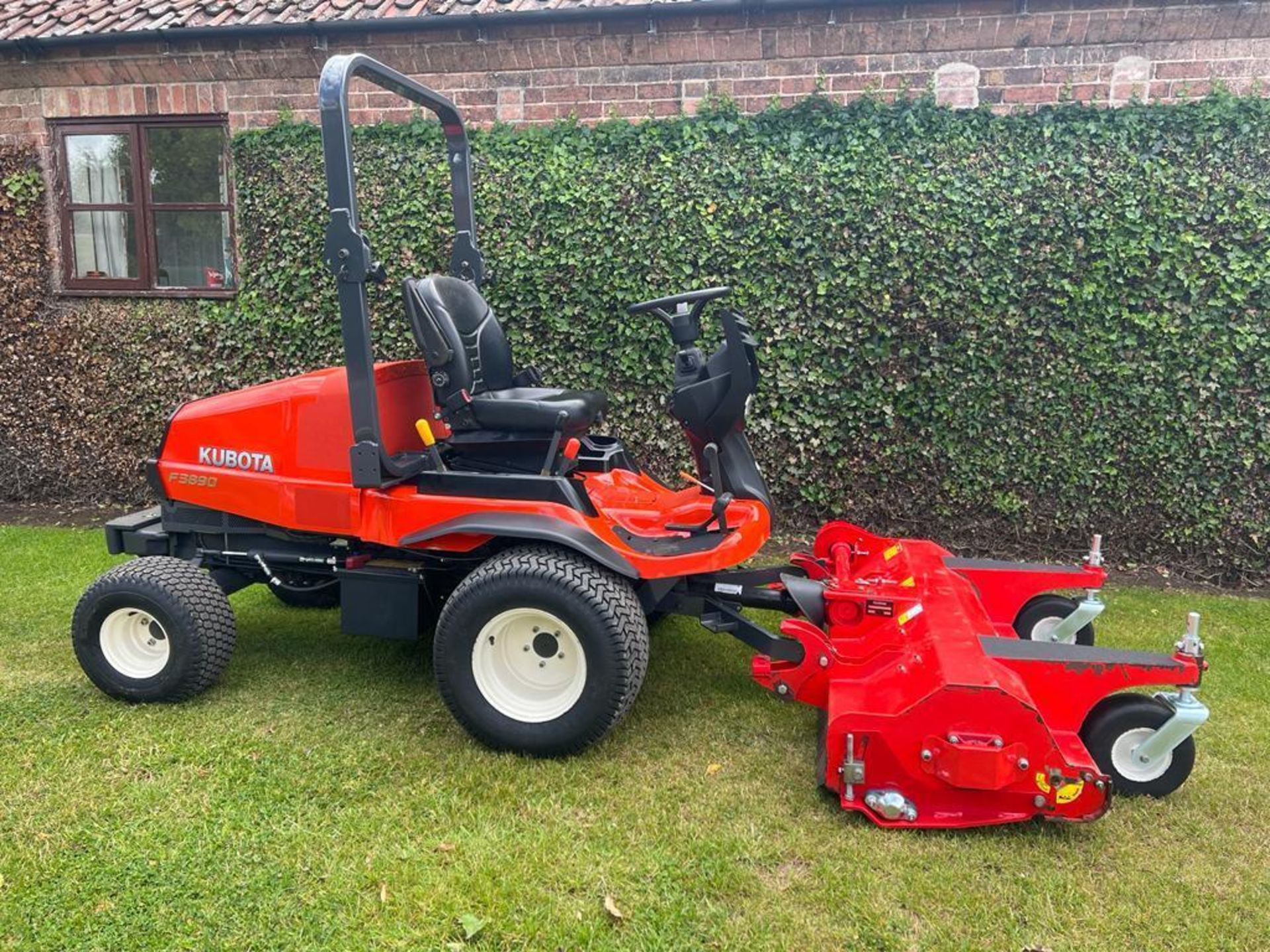 KUBOTA F3890 & TRIMAX FX155 FLAIL MOWER, PURCHASED NEW FEB 2021, ONLY 387 HOURS *PLUS VAT* - Image 5 of 8