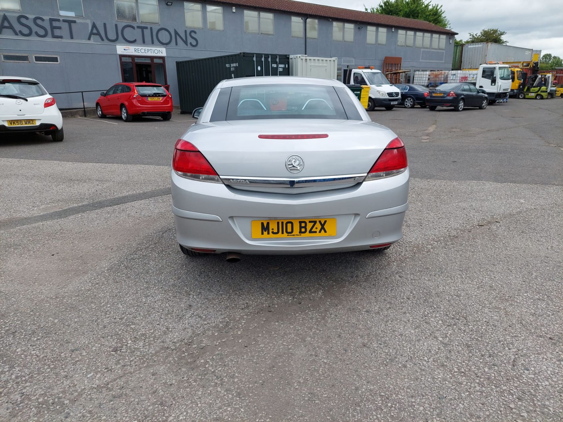 2010 VAUXHALL ASTRA TWIN PORT SPORT SILVER CONVERTIBLE *NO VAT* - Image 8 of 26