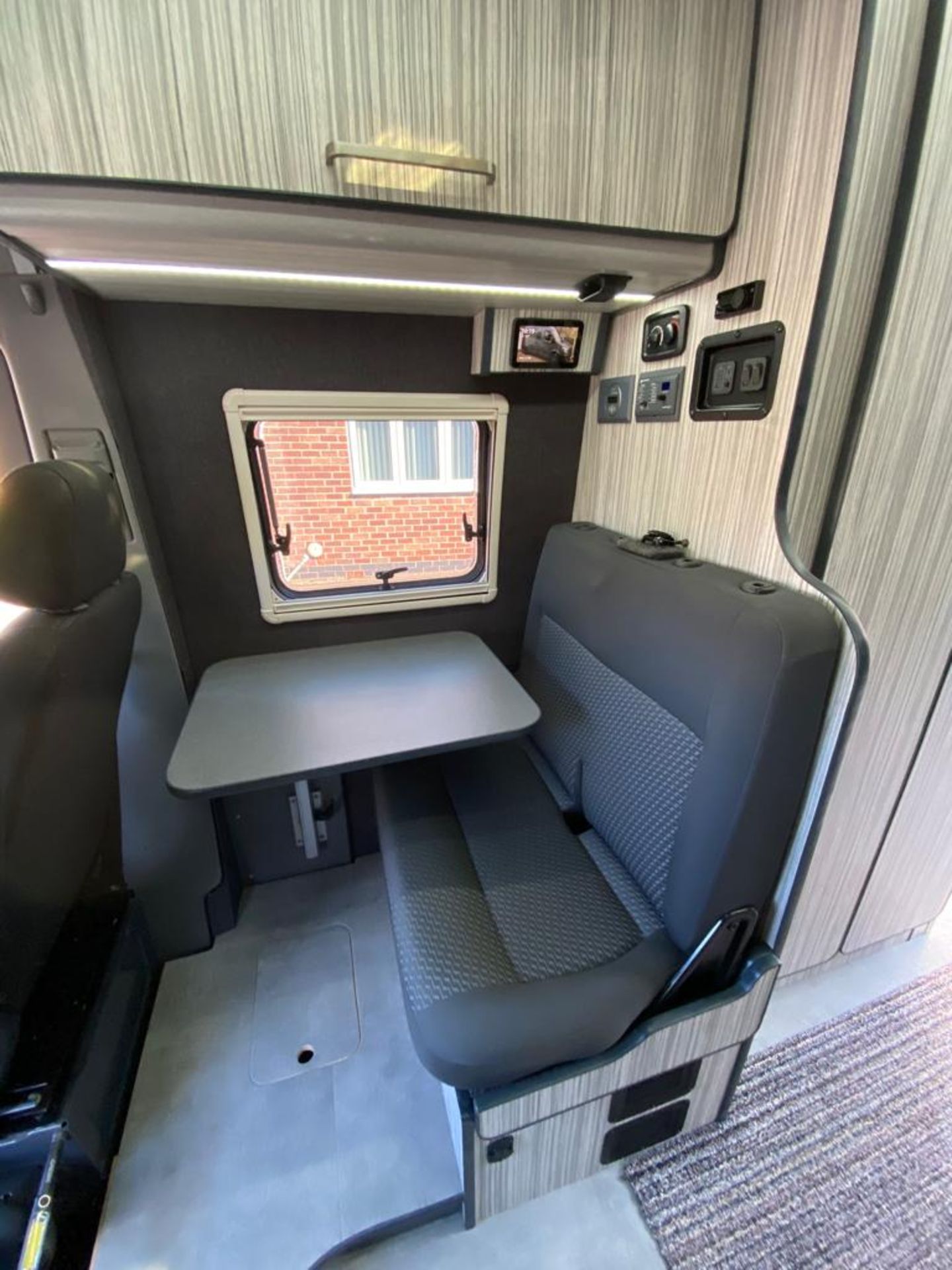 2015 MERCEDES-BENZ SPRINTER 313 CDI 2 BERTH CONVERTED OFF GRID CAMPERVAN *NO VAT* - Image 21 of 40