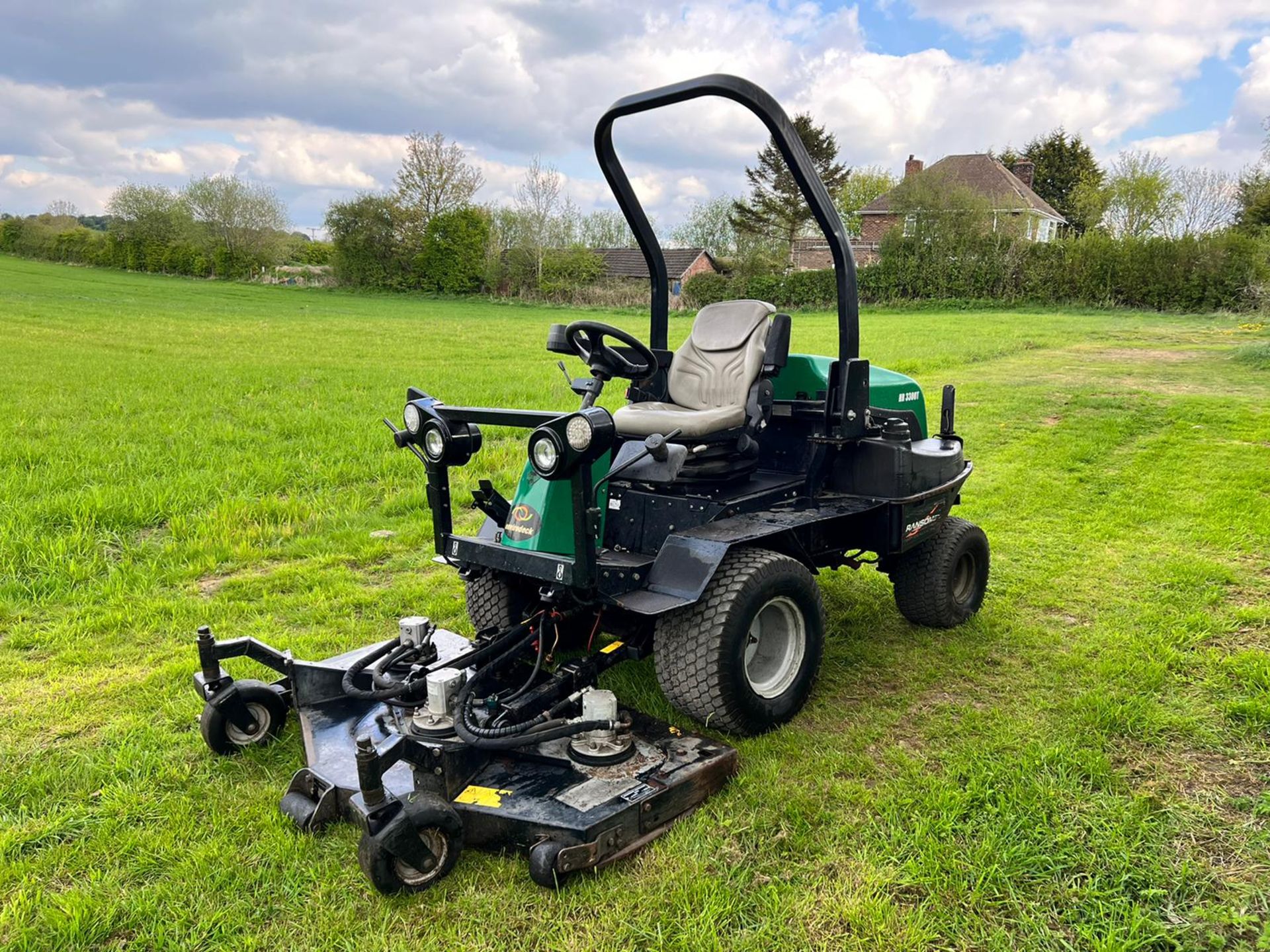 2008 Ransomes HR3300T 4WD Ride On Mower, Runs Drives And Cuts *PLUS VAT* - Image 2 of 12