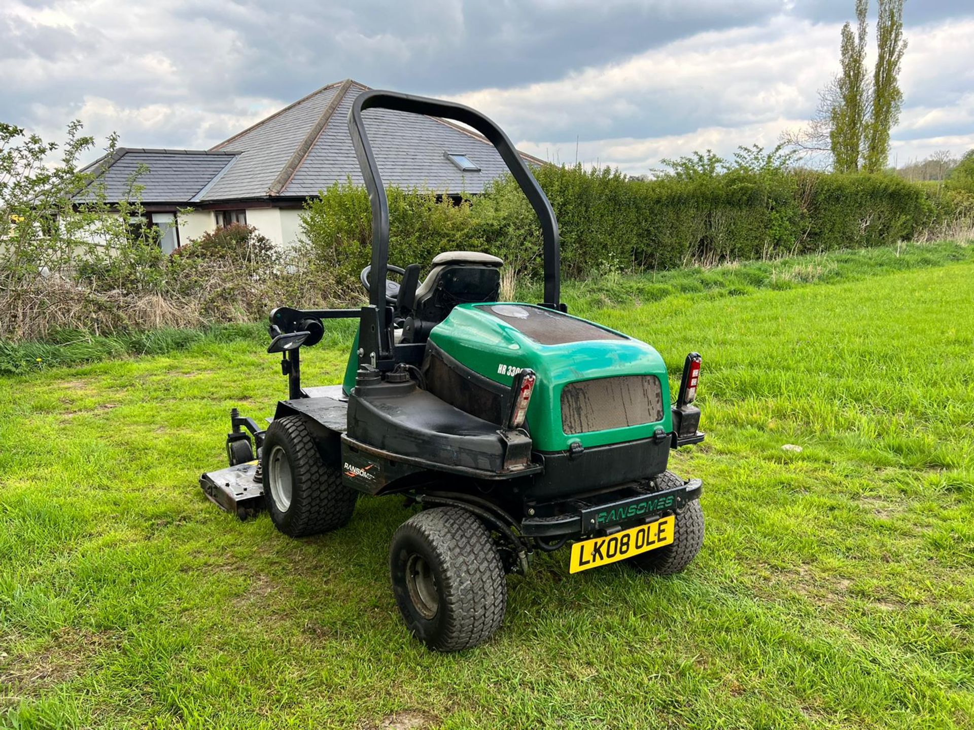 2008 Ransomes HR3300T 4WD Ride On Mower, Runs Drives And Cuts *PLUS VAT* - Image 3 of 12