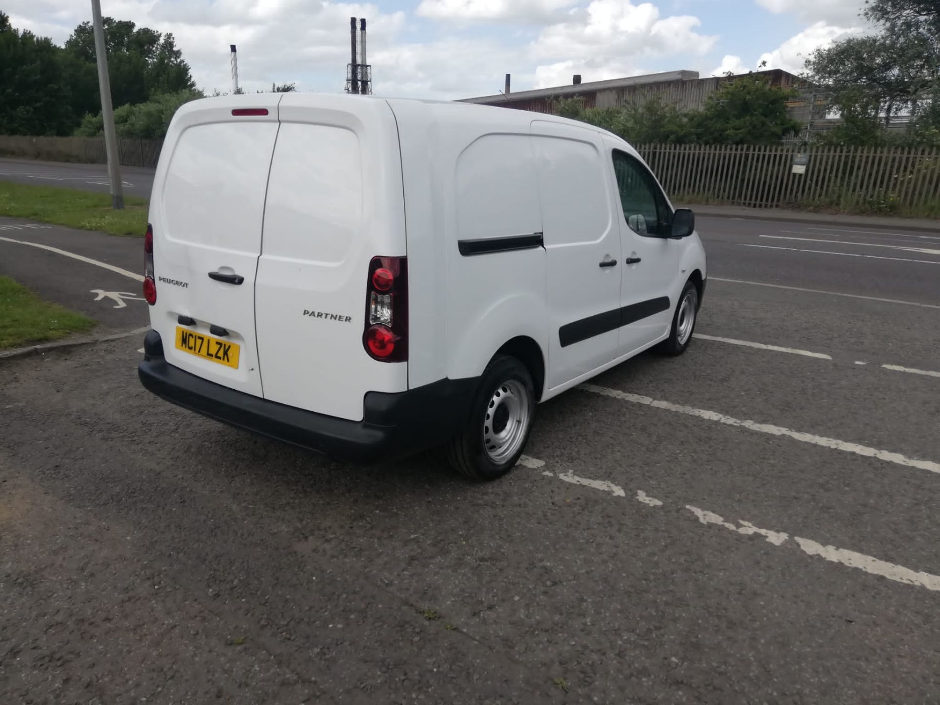 2017 PEUGEOT PARTNER S L2 BLUE HDI WHITE PANEL VAN EURO 6 *PLUS VAT* - Image 7 of 9