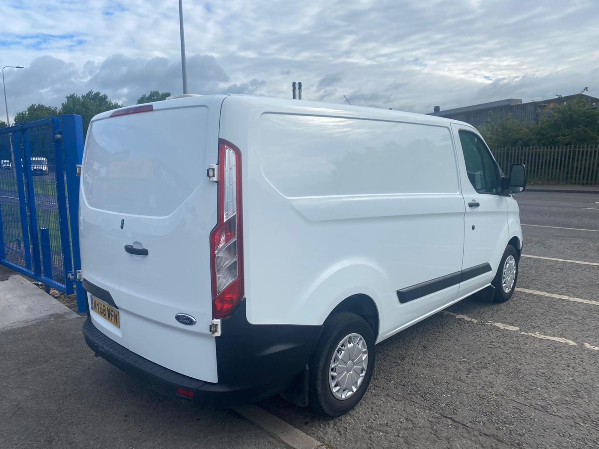 2018 68 Ford Transit custom 300 BASE 93k miles, Full mot, Air con 93k miles "PLUS VAT" - Image 5 of 7