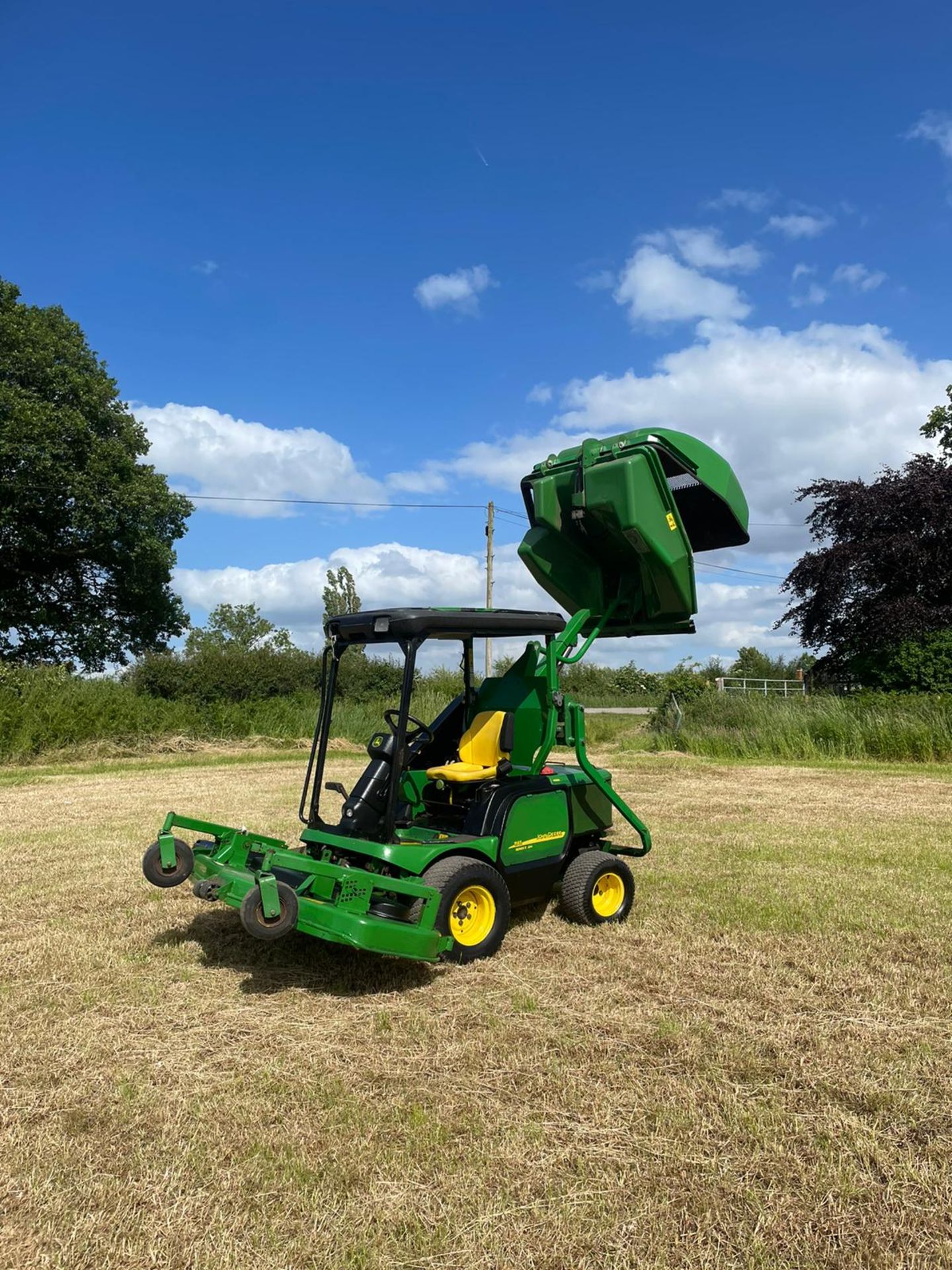 JOHN DEERE 1565 SERIES 2 RIDE ON LAWN MOWER WITH CLAMSHELL COLLECTOR *NO VAT* - Image 12 of 12