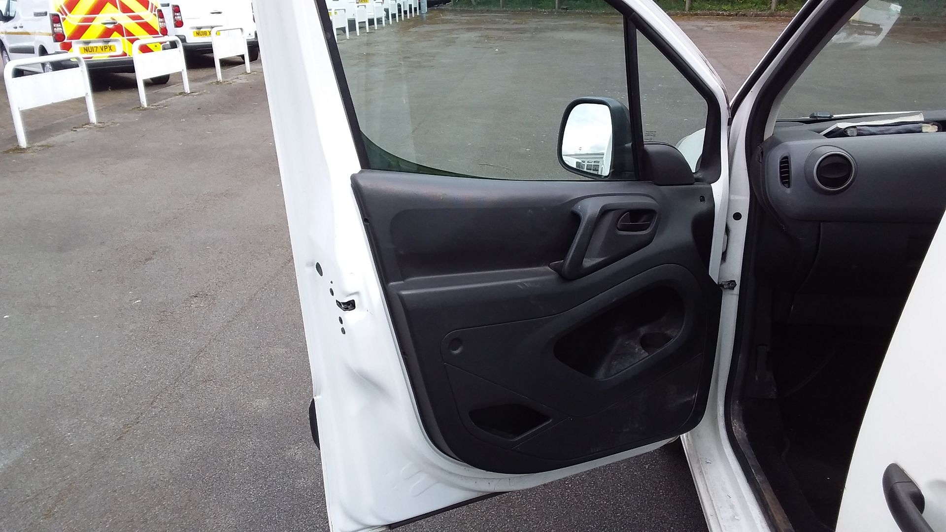 2015 PEUGEOT PARTNER L1 DIESEL 850 S 1.6 HDI 92 WHITE 5 DOOR PANEL VAN *PLUS VAT* - Image 13 of 15