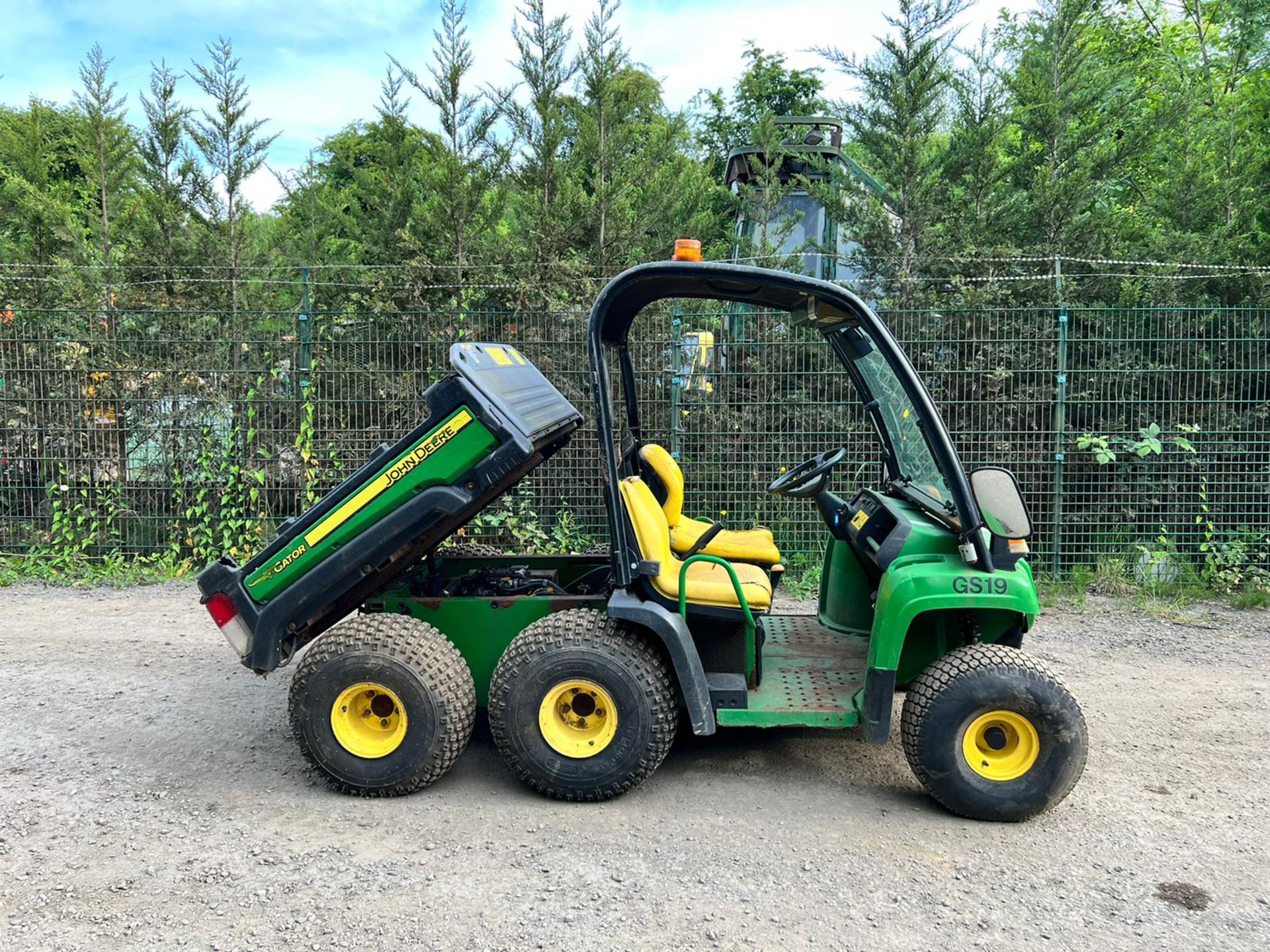 2009/59 JOHN DEERE TH6x4 DIESEL GATOR, SHOWING A LOW 1747 HOURS *PLUS VAT* - Image 2 of 15