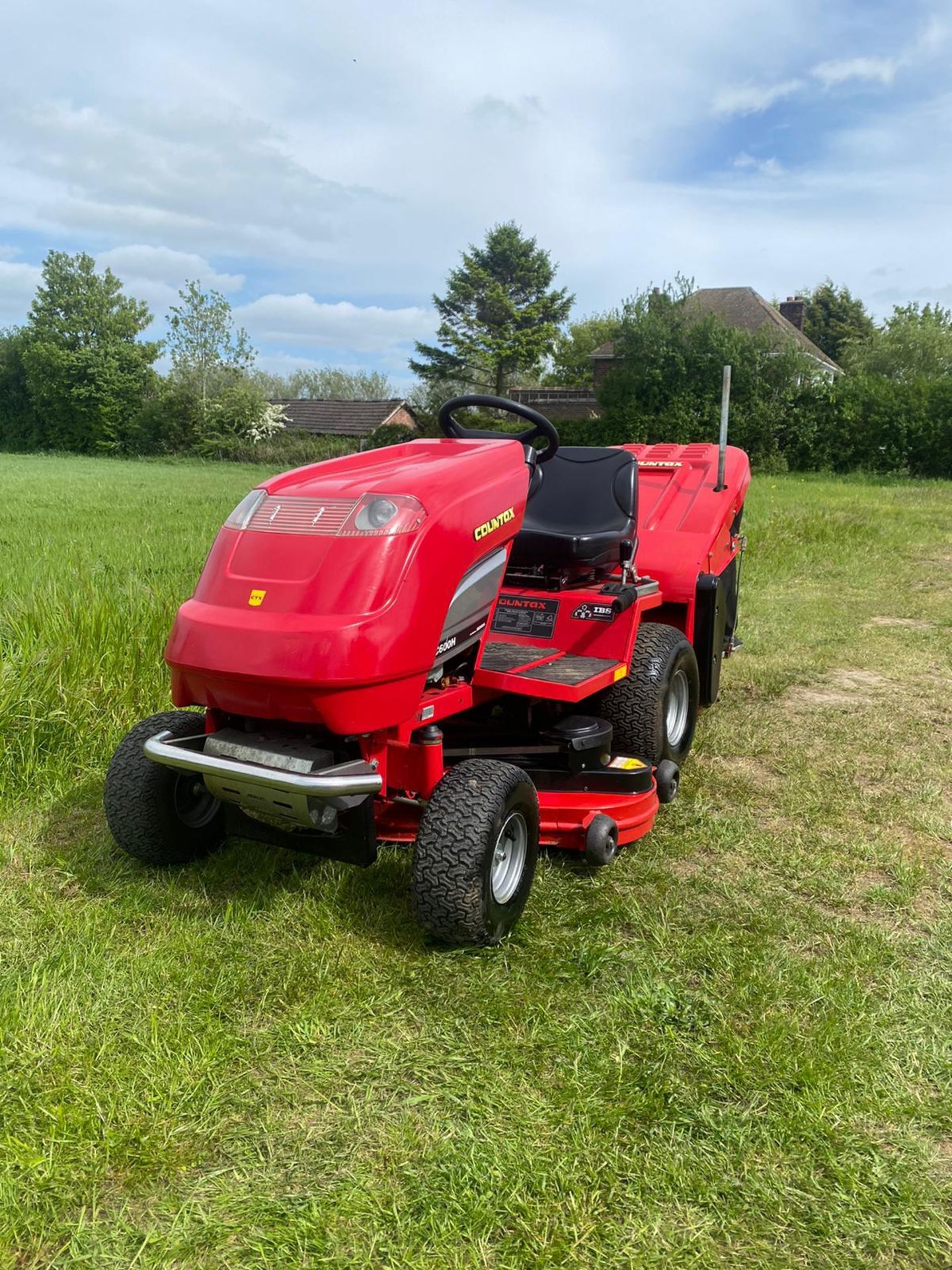 COUNTAX C600H ride on lawn mower, 42 inch cutting deck *PLUS VAT*
