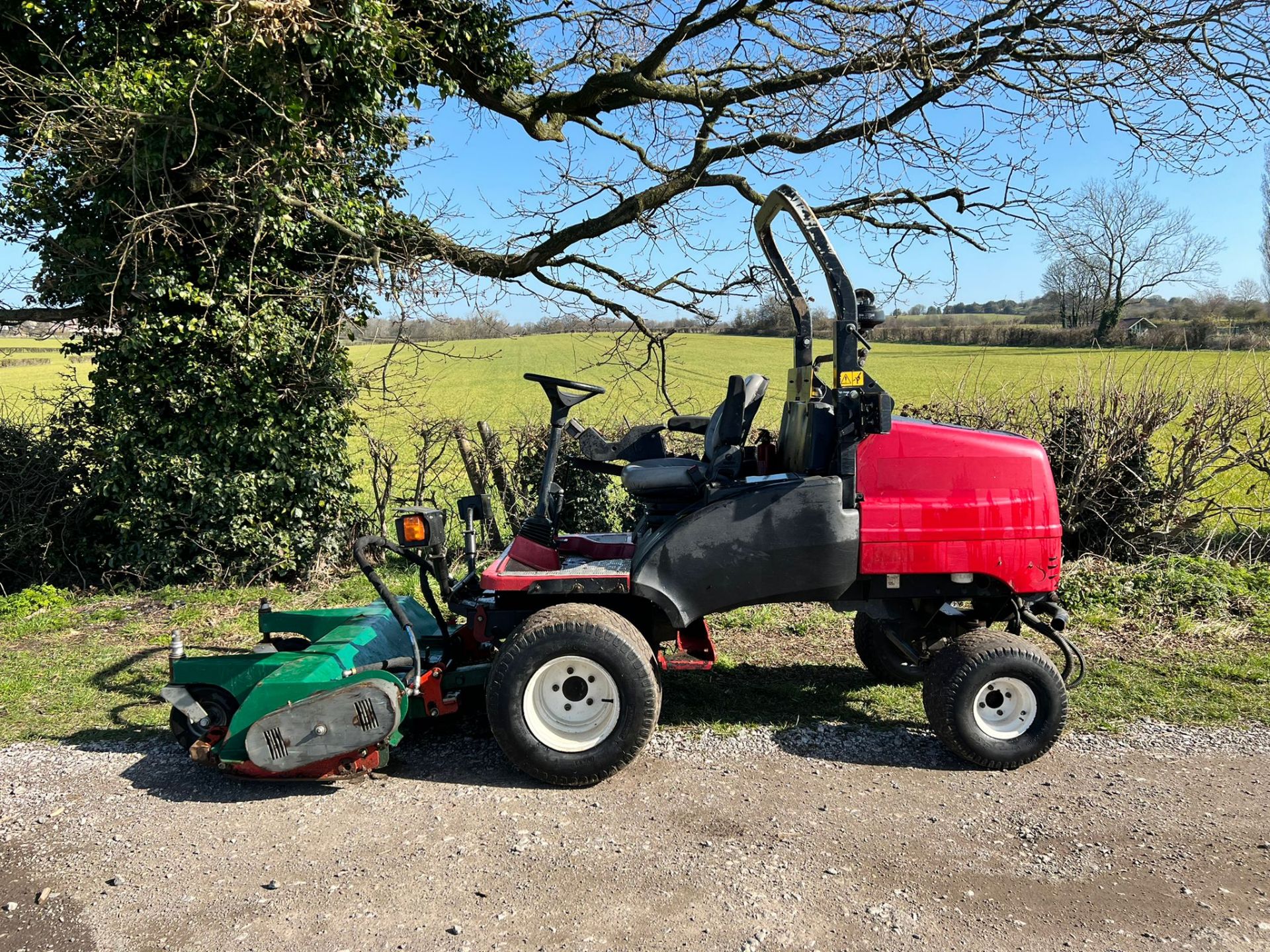 2015 Toro GM3400 4WD Diesel Ride On Mower, Runs Drives And Cuts *PLUS VAT* - Image 2 of 11