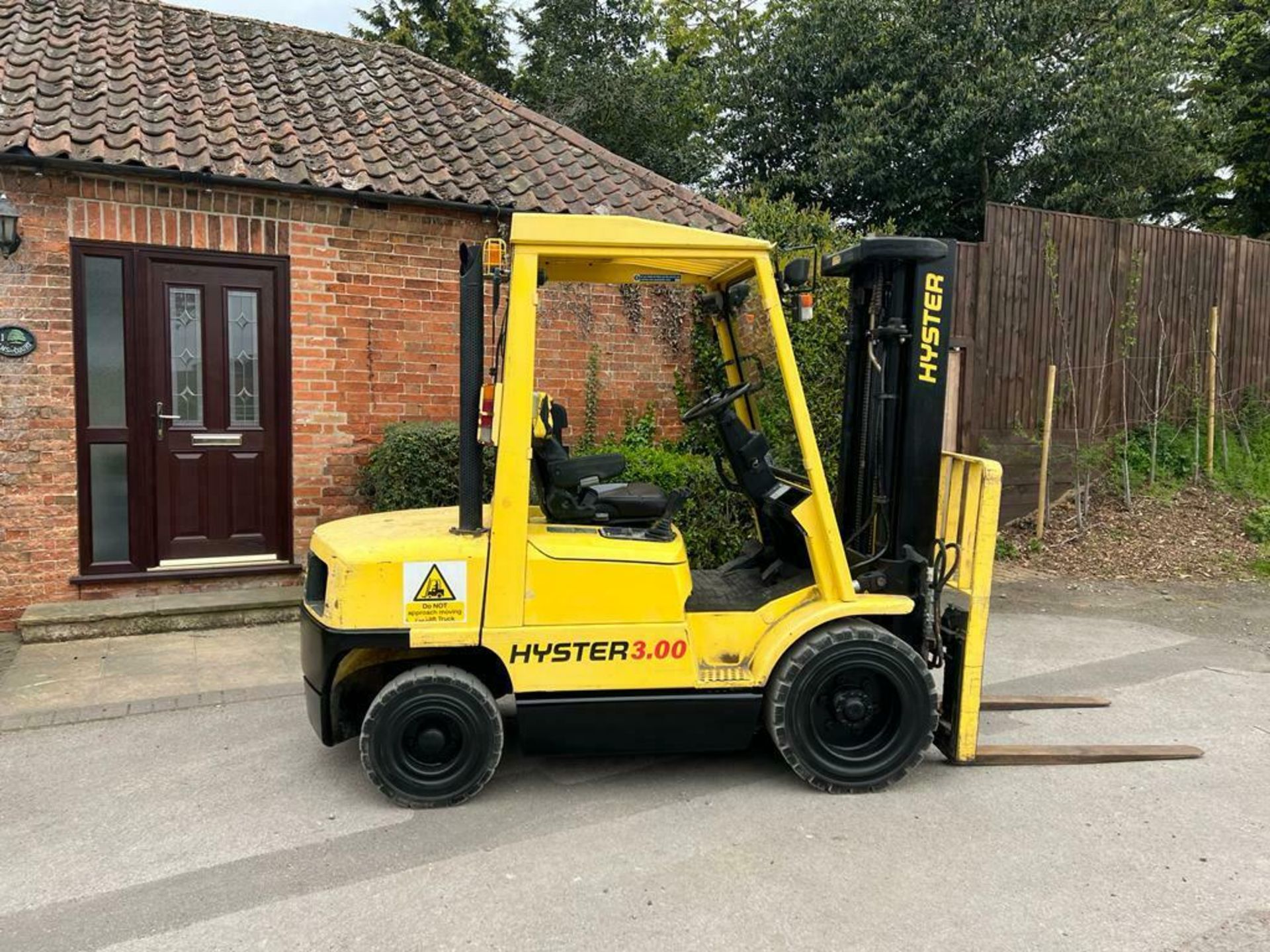 FORKLIFT HYSTER 3 TON CONTAINER SPEC,TRIPLE MAST, FREE LIFT, SIDE SHIFT, DIESEL *PLUS VAT* - Image 2 of 9