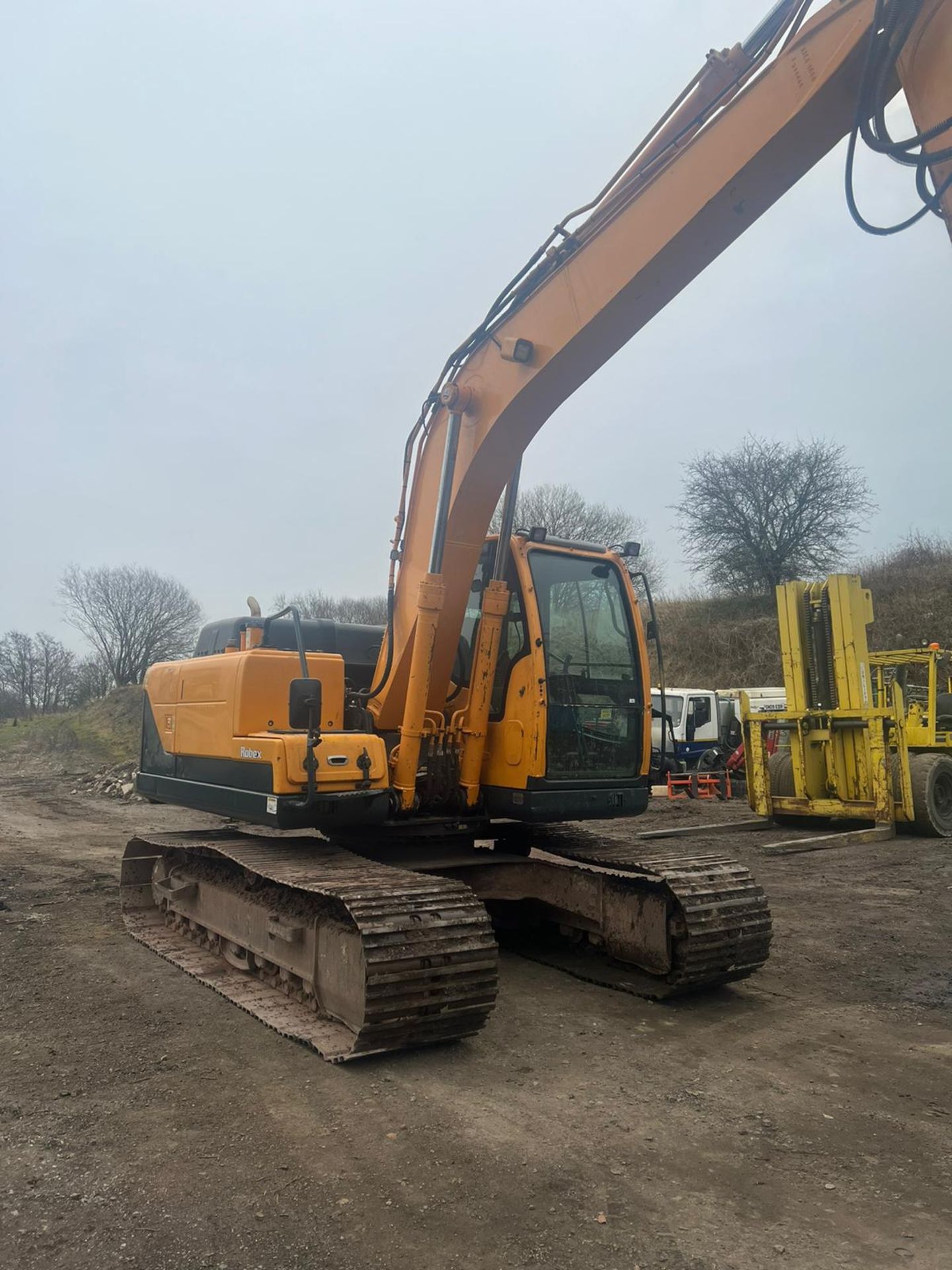 HYUNDAI ROBEX 140LC-9A 14 TON EXCAVATOR, RUNS WORKS AND DIGS, QIUCK HITCH, YEAR 2015 *PLUS VAT* - Image 4 of 12