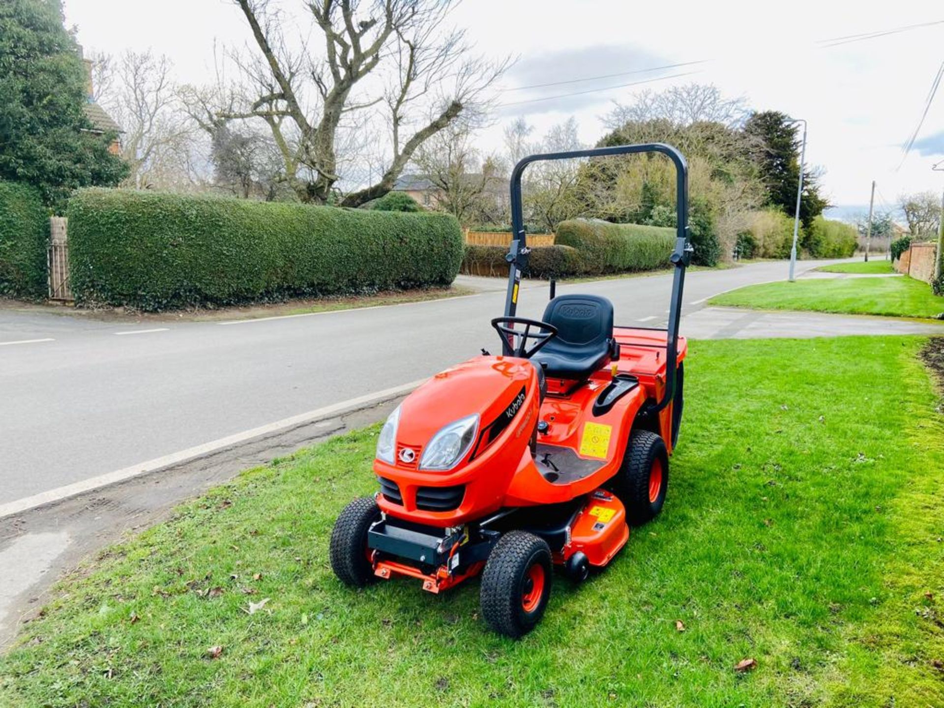 KUBOTA GR1600 MK2 MOWER, BRAND NEW, C/W COLLECTOR, 42" ROTARY CUT *PLUS VAT* - Image 4 of 9