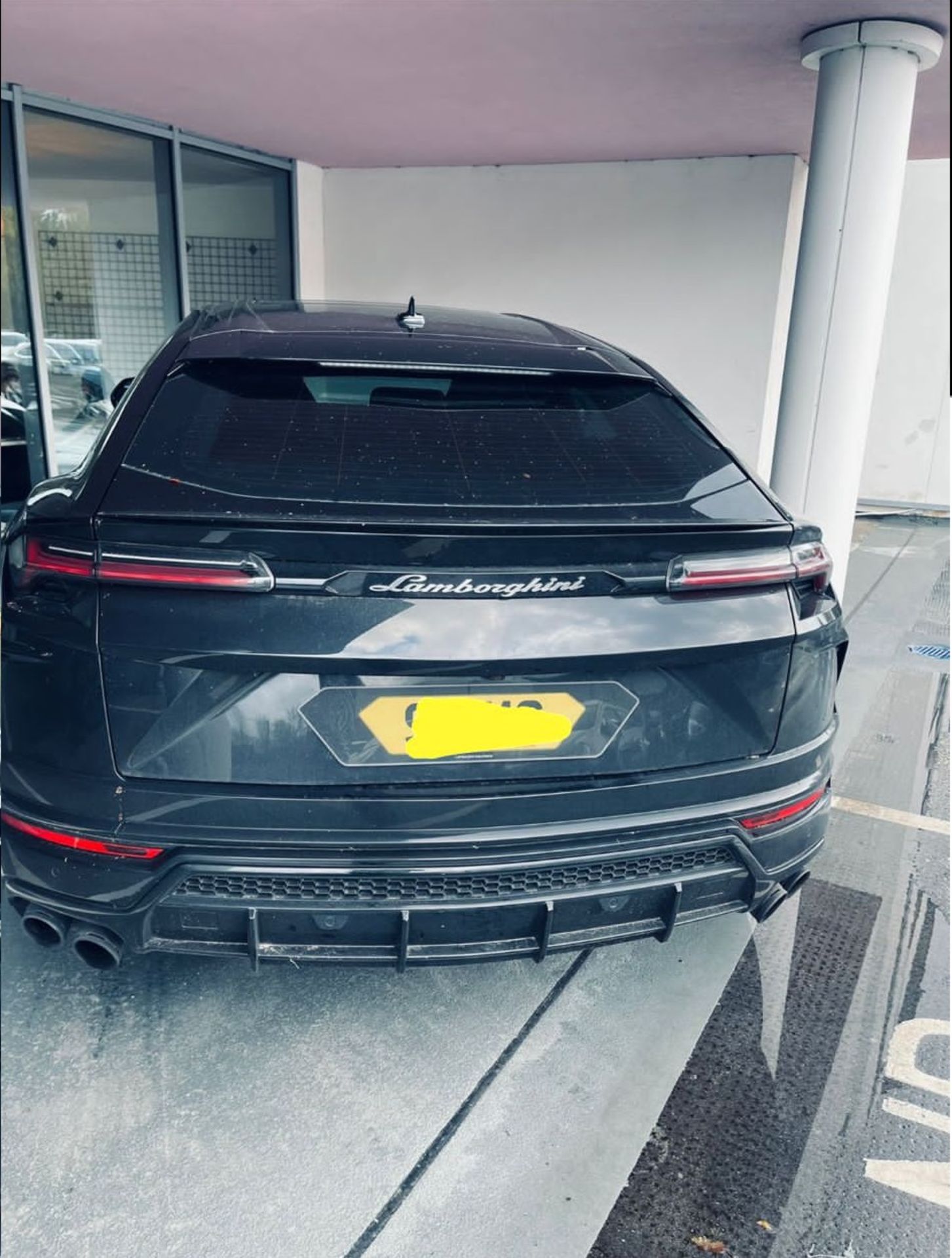 2018 LAMBORGHINI URUS 4.0 L TWIN TURBO V8 AUTO black 4X4 *NO VAT* - Image 2 of 6