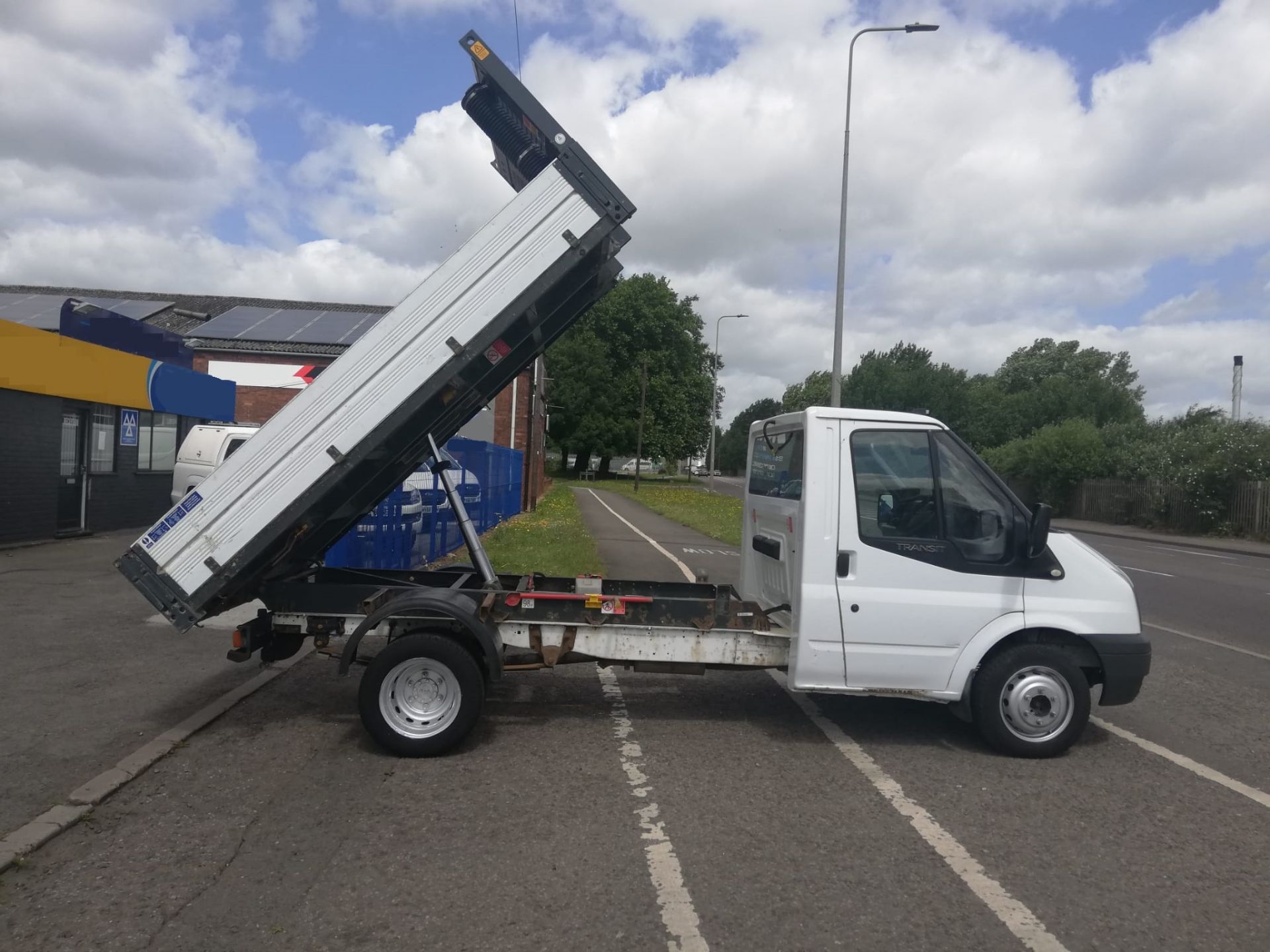 2012/62 FORD TRANSIT 100 T350 RWD WHITE TIPPER *PLUS VAT* - Image 4 of 8