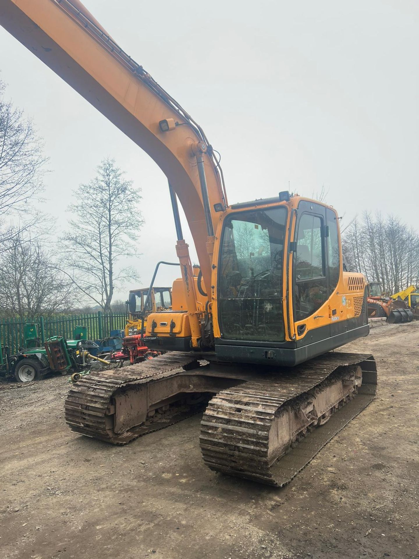 HYUNDAI ROBEX 140LC-9A 14 TON EXCAVATOR, RUNS WORKS AND DIGS, QIUCK HITCH, YEAR 2015 *PLUS VAT* - Image 3 of 12