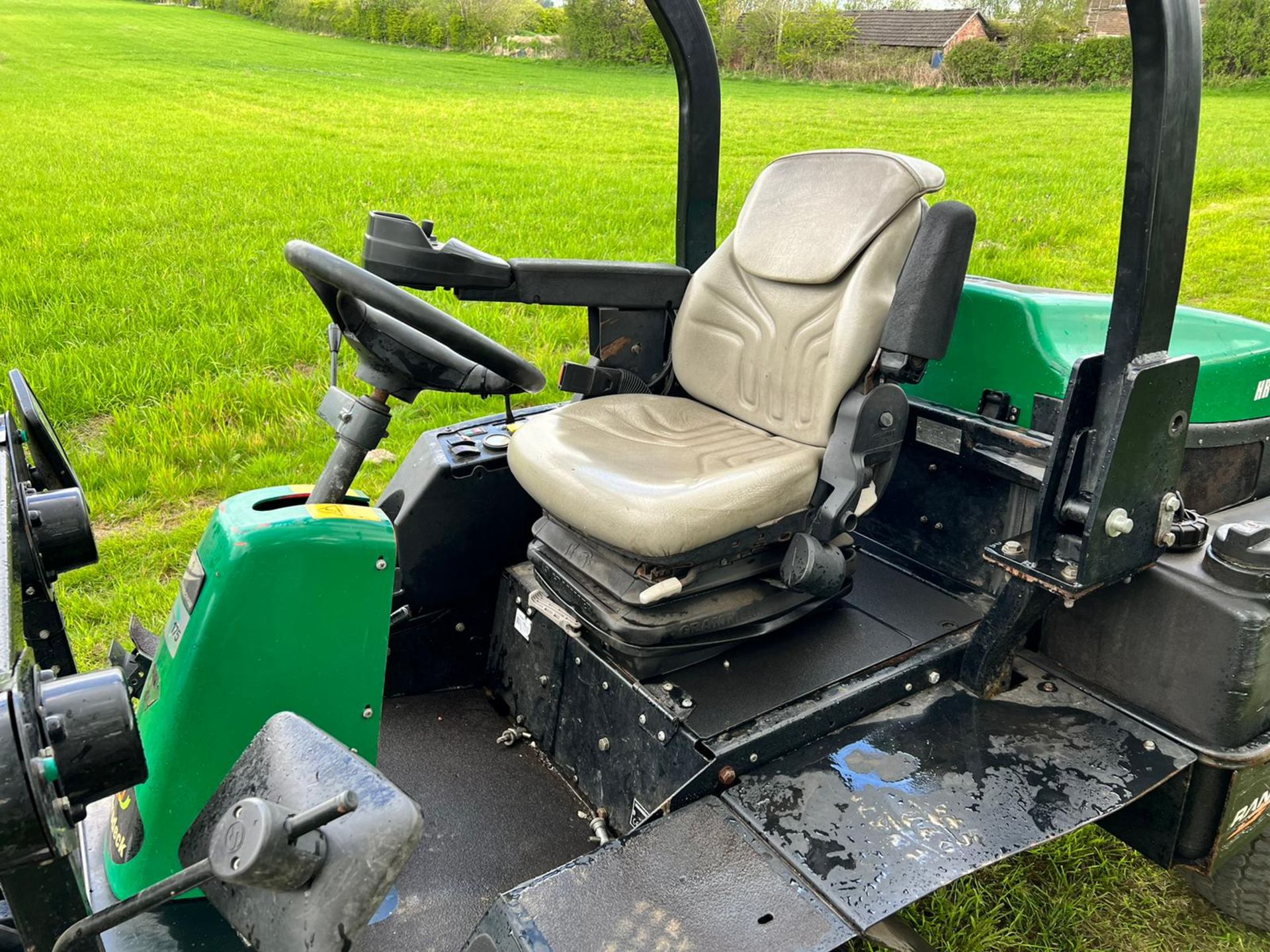 2008 Ransomes HR3300T 4WD Ride On Mower, Runs Drives And Cuts *PLUS VAT* - Image 11 of 12