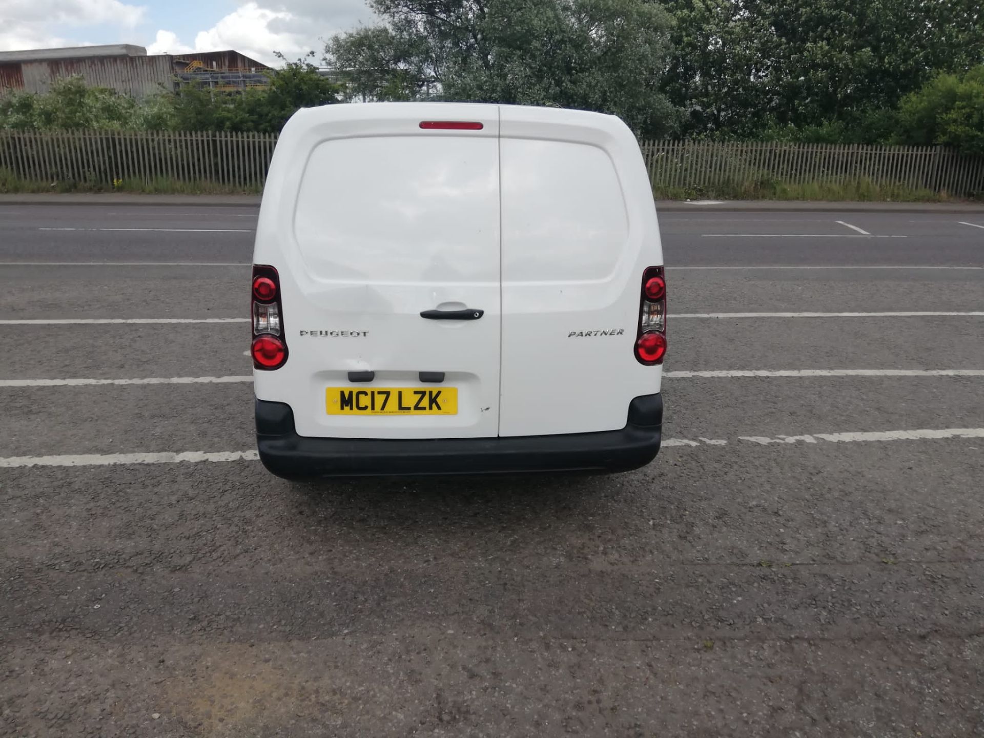 2017 PEUGEOT PARTNER S L2 BLUE HDI WHITE PANEL VAN EURO 6 *PLUS VAT* - Image 6 of 9