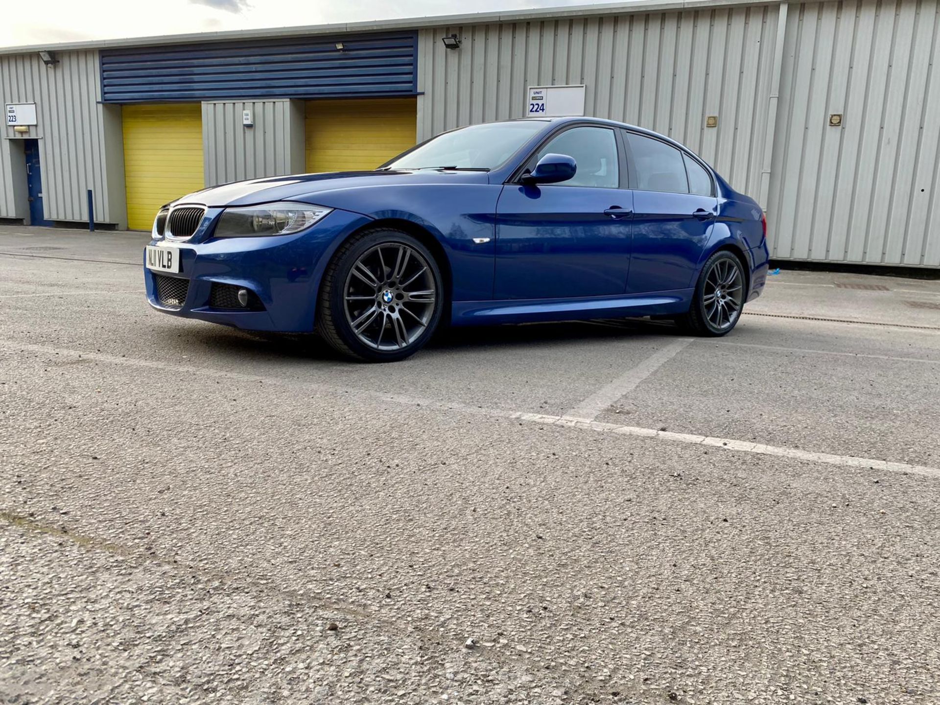 2011 BMW 318I SPORT PLUS EDITION BLUE SALOON, NEW TMING CHAIN, NEW 2 PIECE CLUTCH KIT *NO VAT* - Image 5 of 15