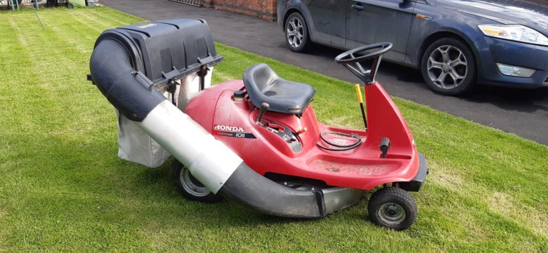 HONDA RIDE-ON LAWNMOWER *NO VAT* - Image 4 of 7