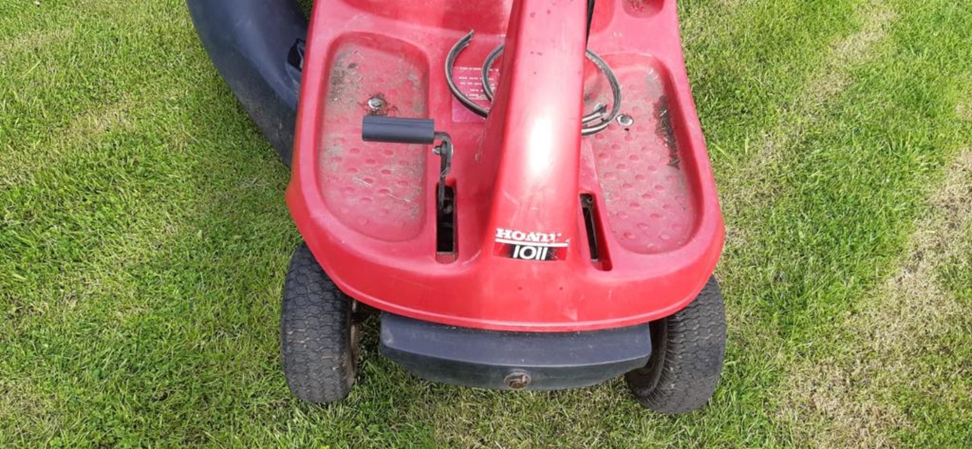 HONDA RIDE-ON LAWNMOWER *NO VAT* - Image 5 of 7