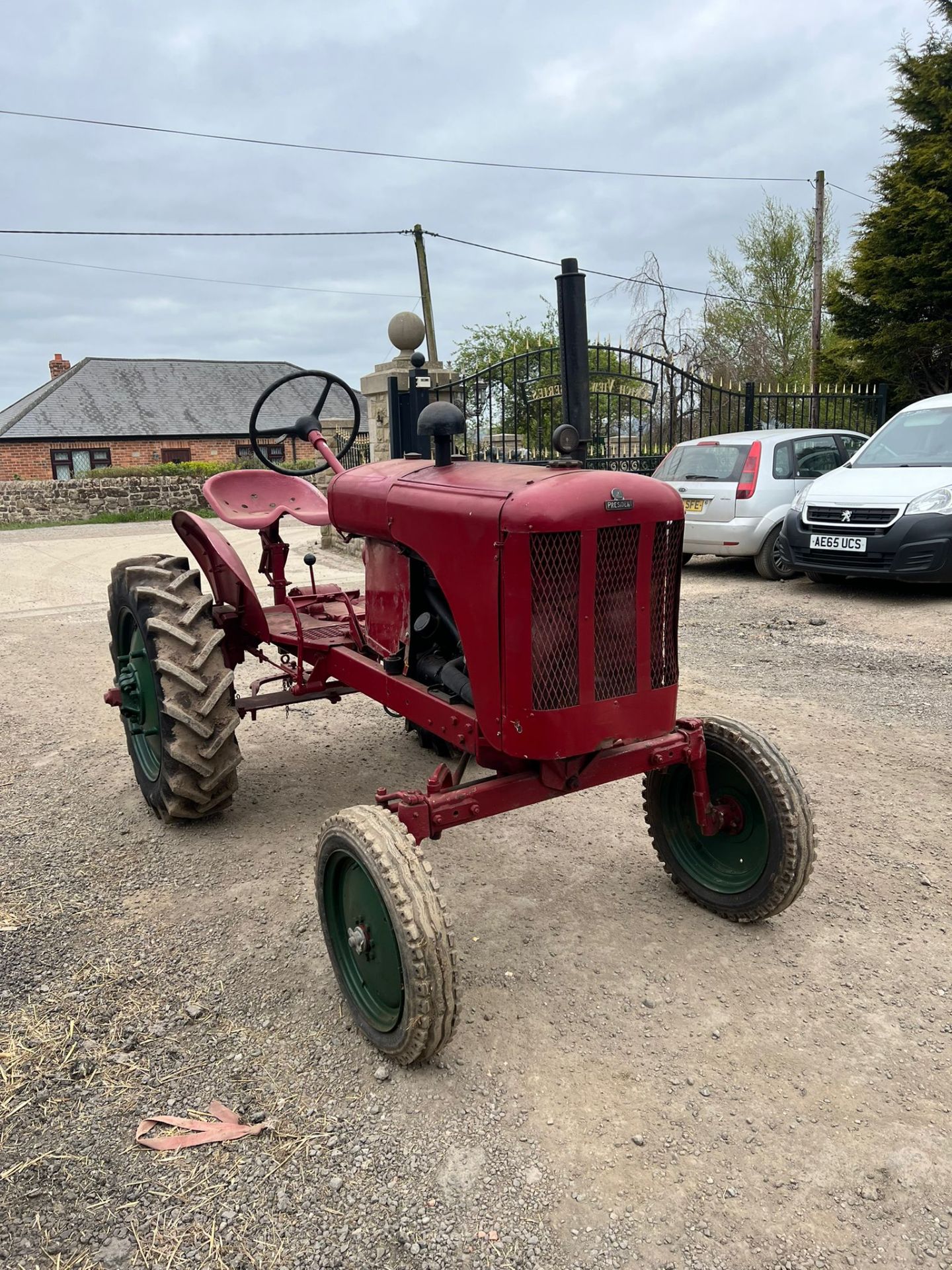 BROCKHOUSE PRESIDENT TRACTOR VERY RARE, BARN FIND, UNTESTED *PLUS VAT* - Image 2 of 7