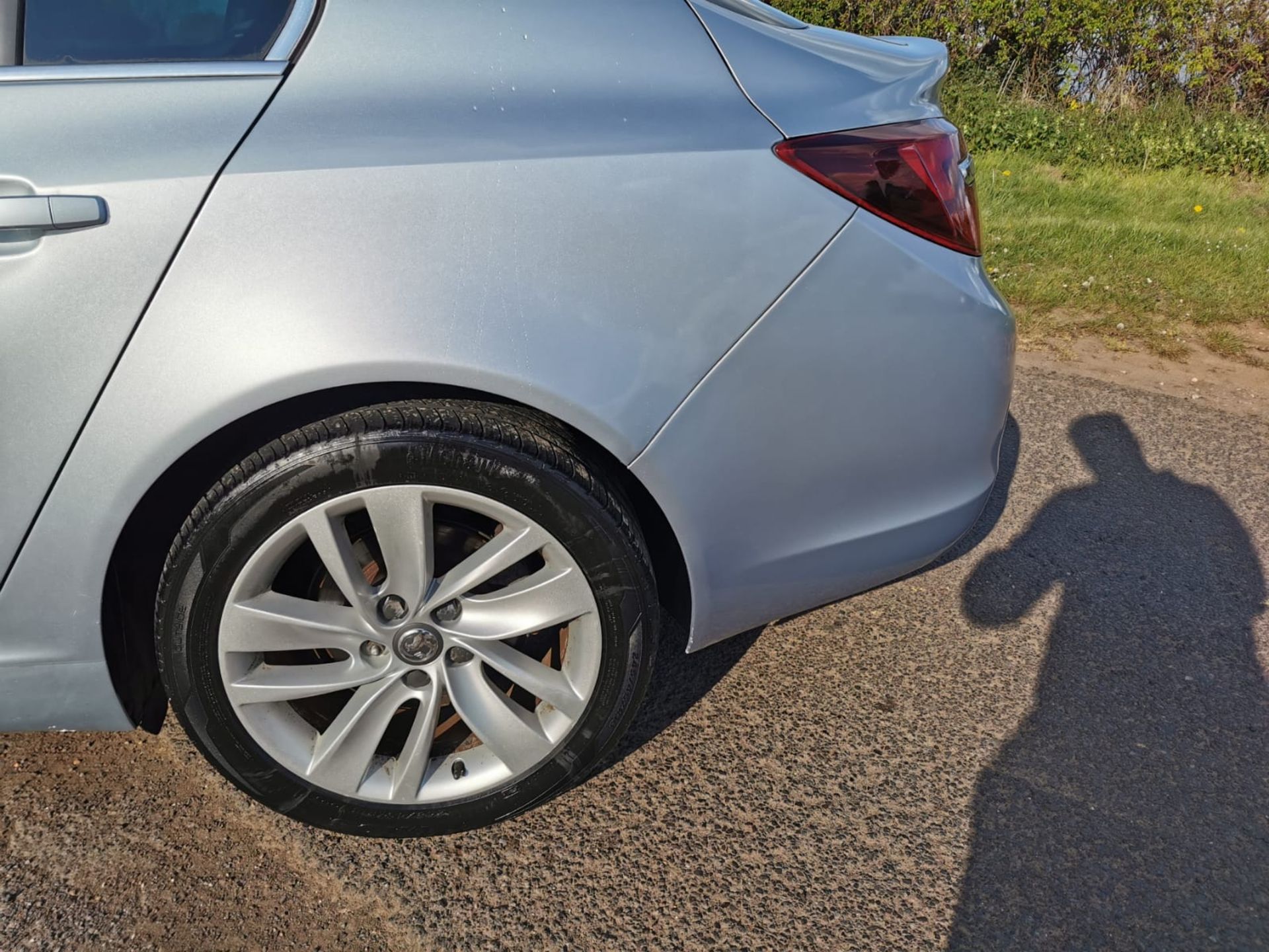 2014 VAUXHALL INSIGNIA ELITE NAV CDTI ECO SILVER HATCHBACK, 97,728 MILES *NO VAT* - Image 12 of 24