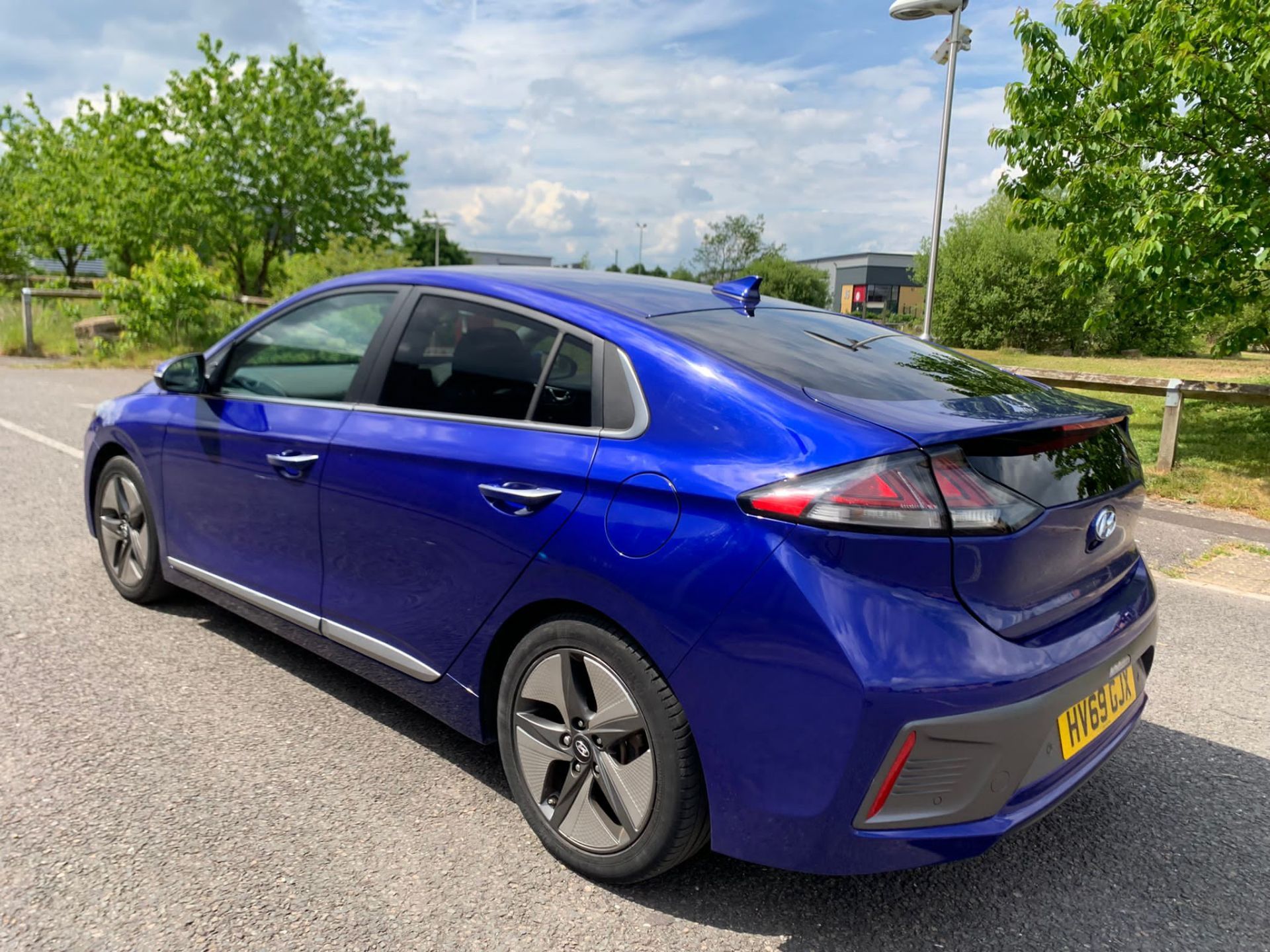 2019/69 HYUNDAI IONIQ PREMIUM SE HEV SEMI AUTO BLUE HATCHBACK, 9535 MILES *NO VAT* - Image 5 of 25