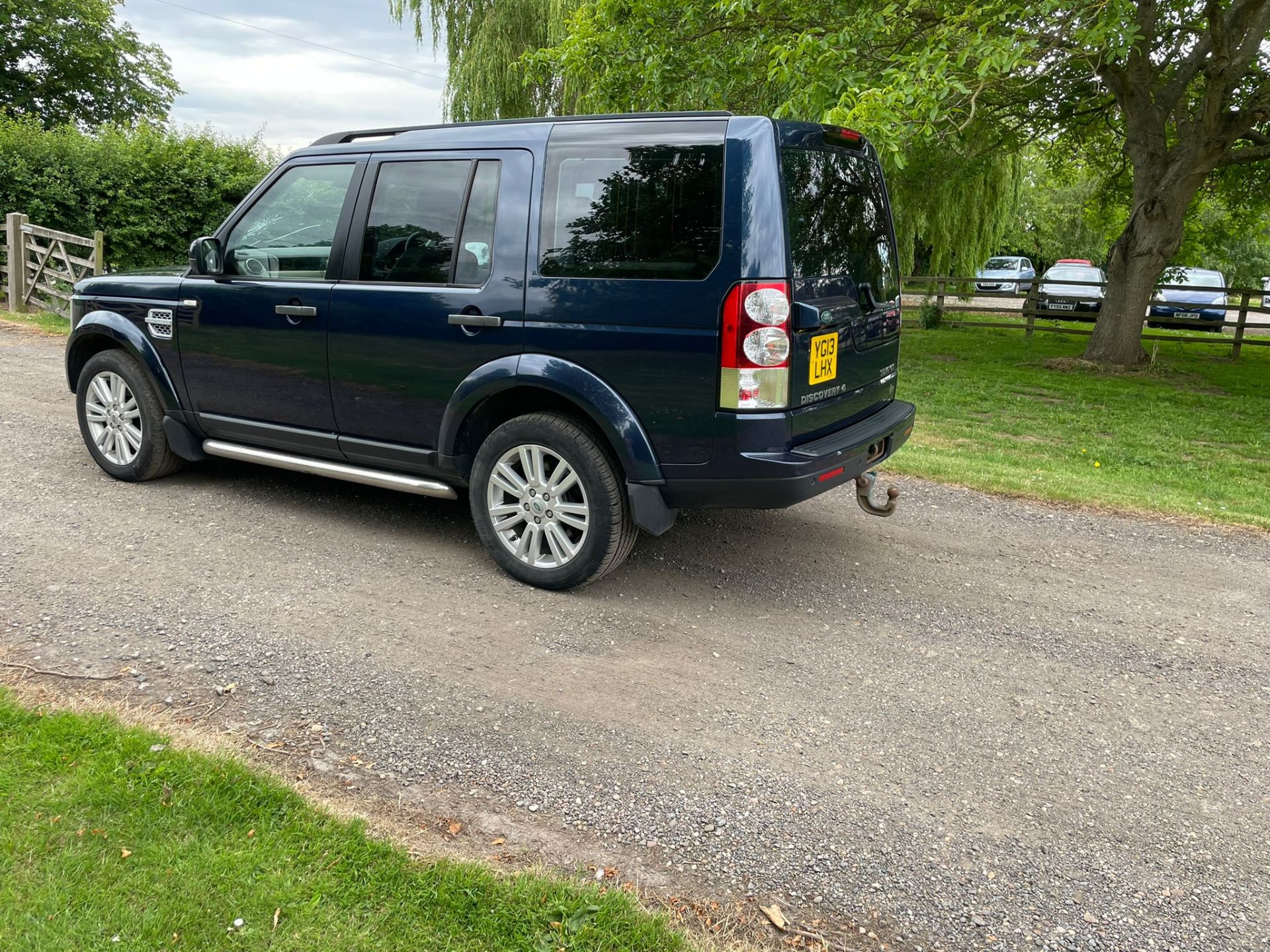 LAND ROVER DISCOVERY GS SDV6 AUTO BLUE ESTATE *NO VAT* - Image 6 of 15