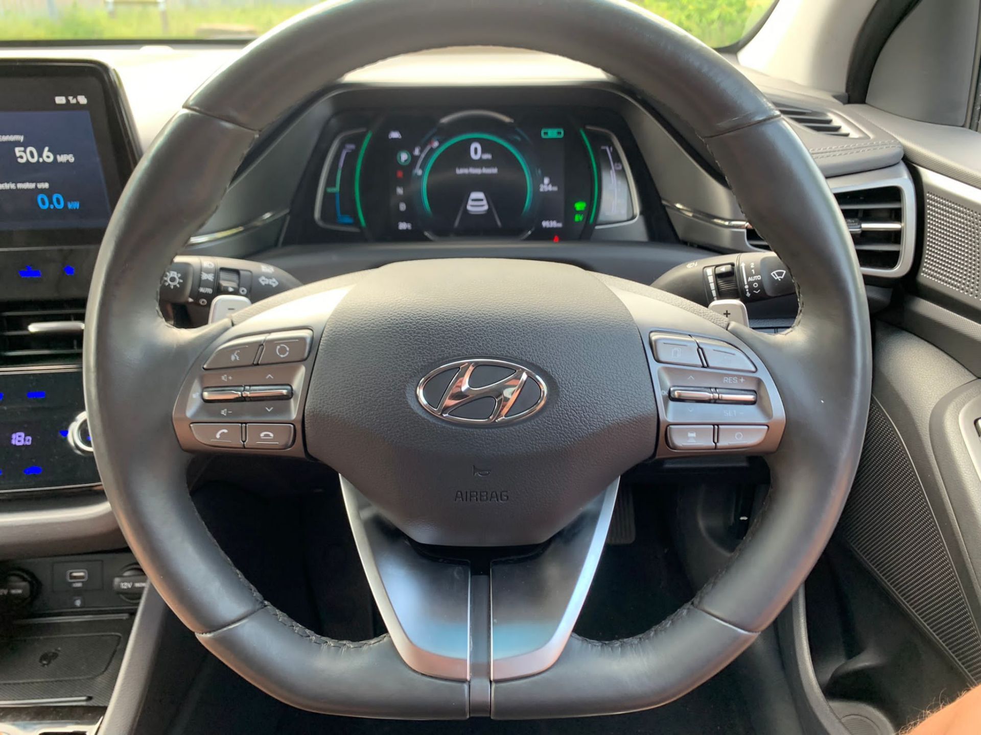 2019/69 HYUNDAI IONIQ PREMIUM SE HEV SEMI AUTO BLUE HATCHBACK, 9535 MILES *NO VAT* - Image 24 of 25