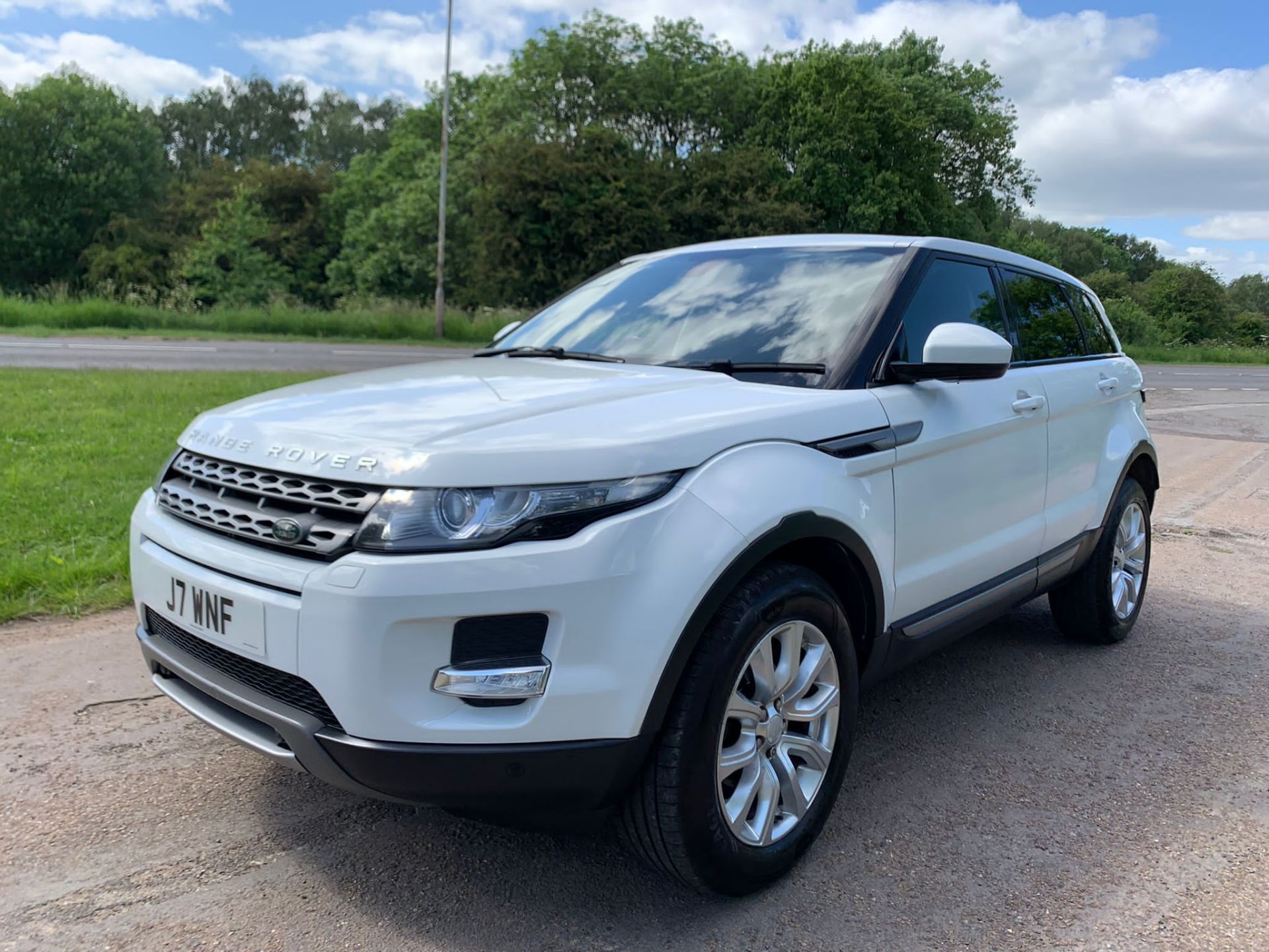 2015 LAND ROVER RANGE ROVER EVOQUE PURE T SD4 AUTO WHITE ESTATE, 104,856 MILES *NO VAT*