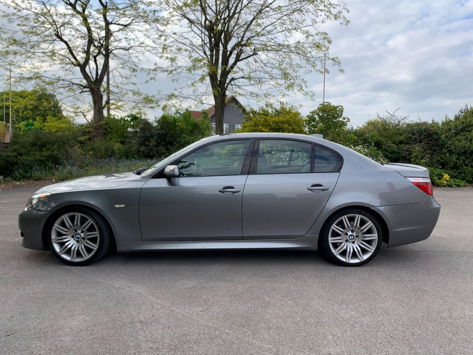 BMW 530D M SPORT A GREY SALOON *NO VAT* - Image 4 of 21