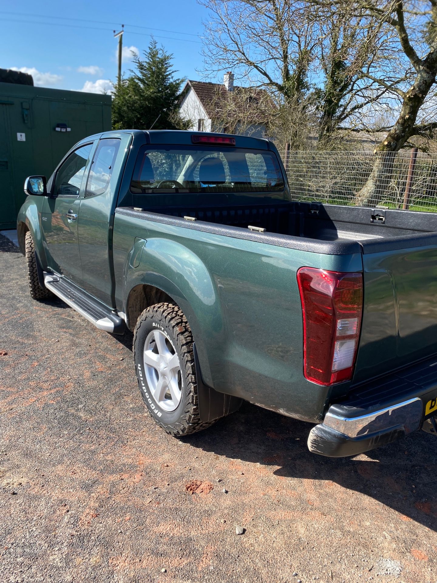 2015 ISUZU D-MAX YUKON E/C TWIN TURBO TD DARK GREEN PICK-UP, FSH *PLUS VAT* - Image 6 of 11