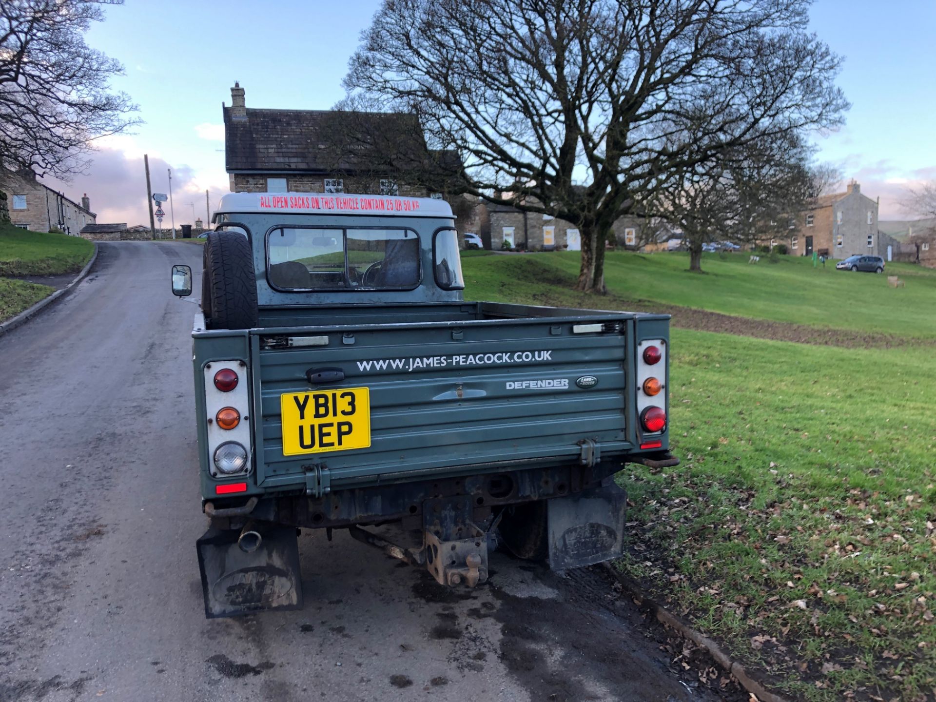 2013 LAND ROVER DEFENDER 110 HCPU TD KESWICK GREEN HIGH-CAPACITY PICKUP 2.2 TDCi *PLUS VAT* - Image 2 of 30