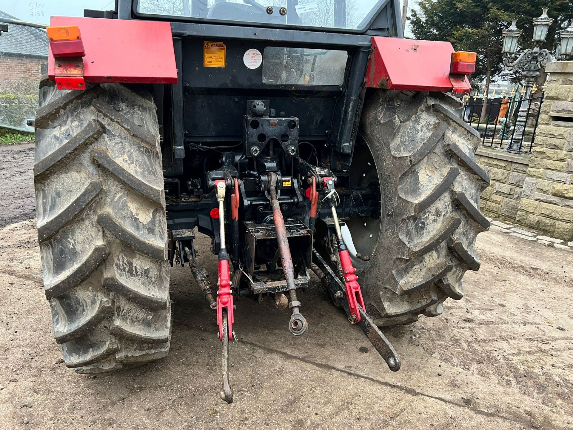 CASE 4230 84hp 4WD TRACTOR WITH FRONT LOADER, PALLET FORKS AND BUCKET *PLUS VAT* - Image 8 of 13