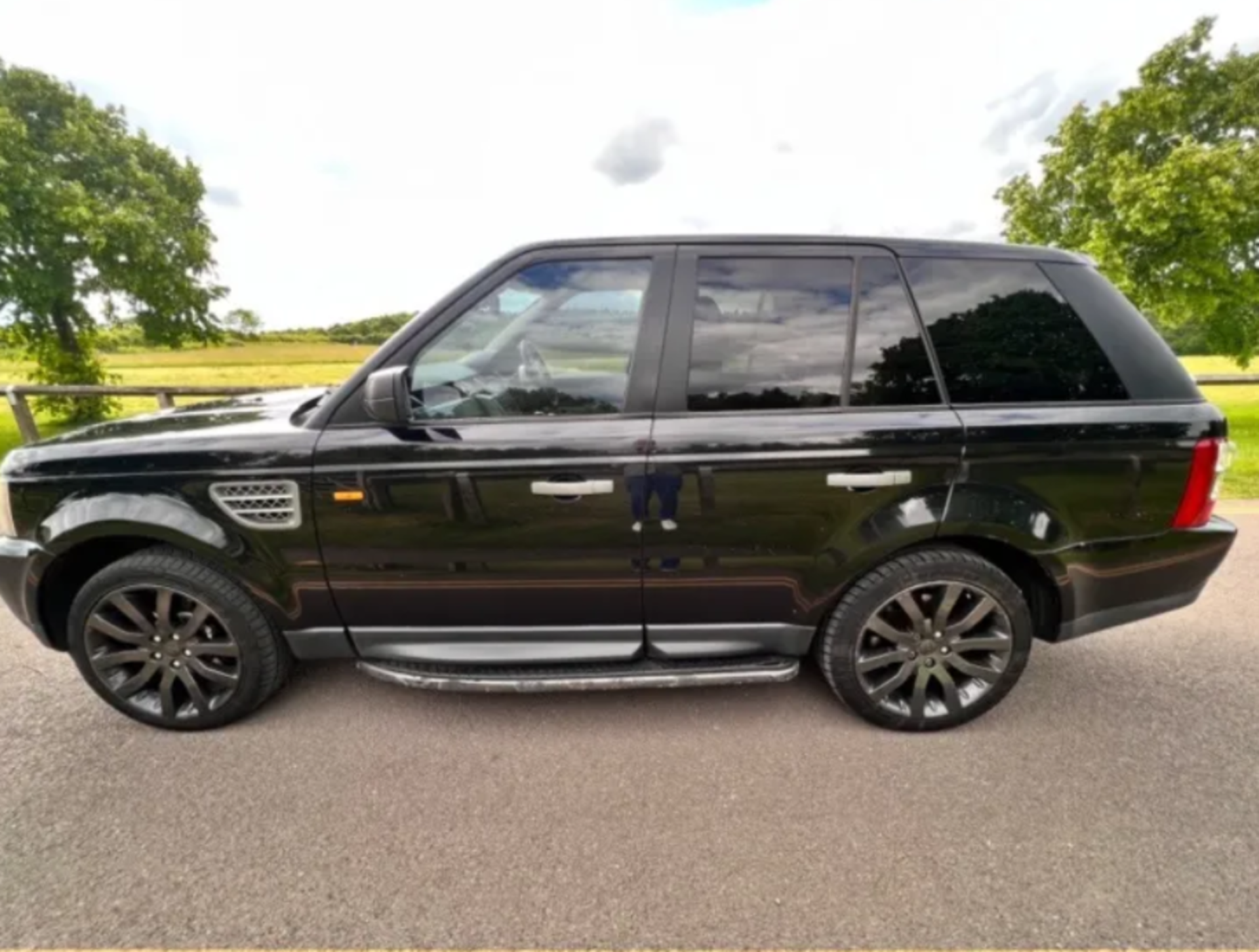 RANGE ROVER SPORT 4.2 SUPERCHARGED V8SC STD A BLACK ESTATE *NO VAT* - Image 4 of 11