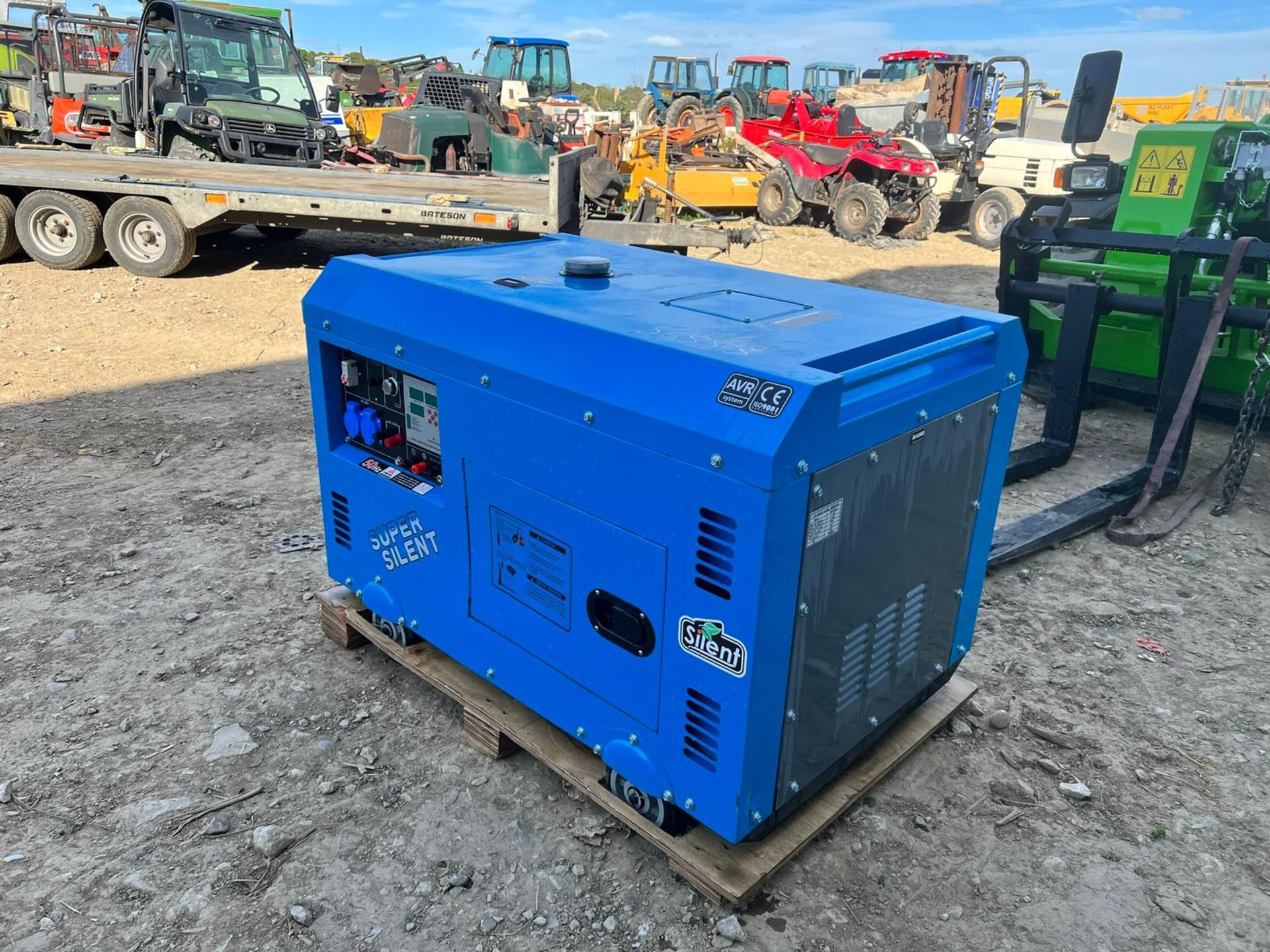 NEW AND UNUSED DG9500SE DIESEL DRIVEN SILENT GENERATOR, 30L DIESEL TANK *PLUS VAT* - Image 3 of 9