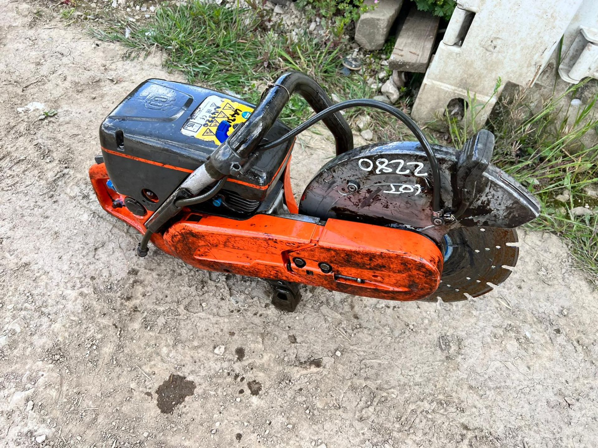 HUSQVARNA K760 PETROL DISC CUTTER, RUNS AND WORKS, C/W 12" BLADE *PLUS VAT* - Image 7 of 9