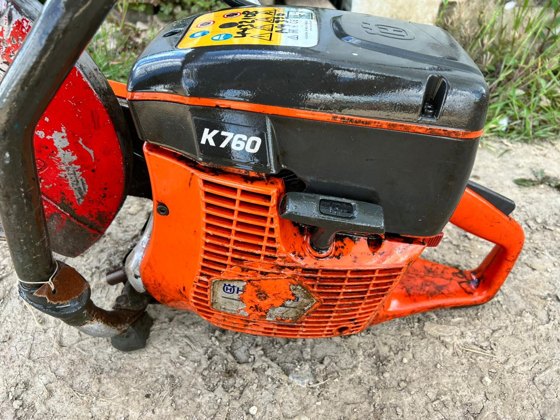 2017 HUSQVARNA K760 PETROL DISC CUTTER, RUNS AND WORKS, C/W 12" BLADE *PLUS VAT* - Image 6 of 9