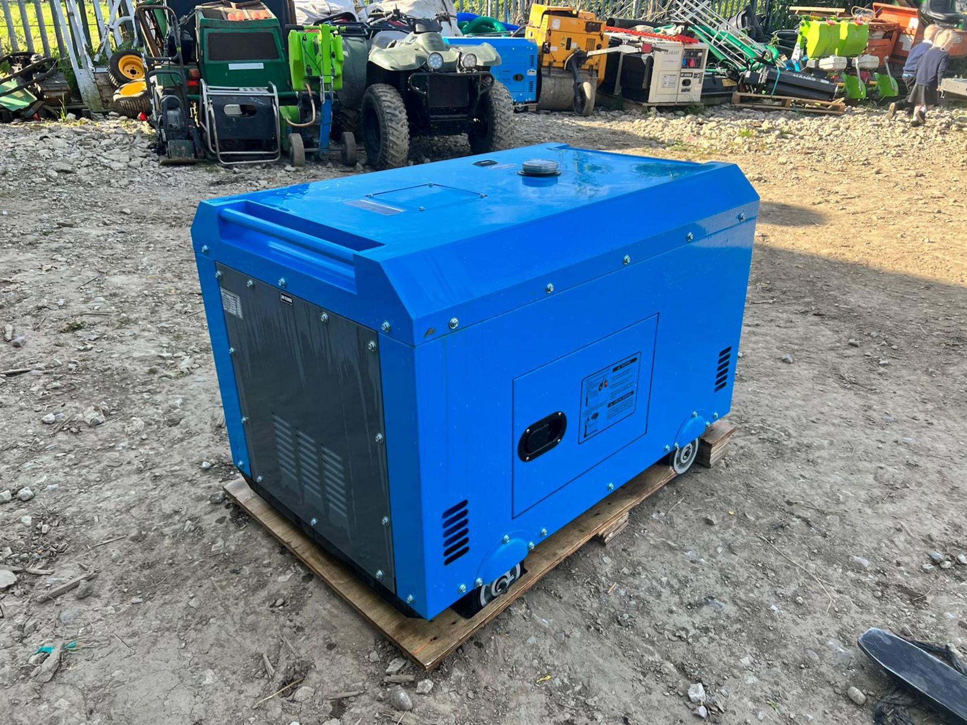 NEW AND UNUSED DG9500SE DIESEL DRIVEN SILENT GENERATOR, 30L DIESEL TANK *PLUS VAT* - Image 2 of 9