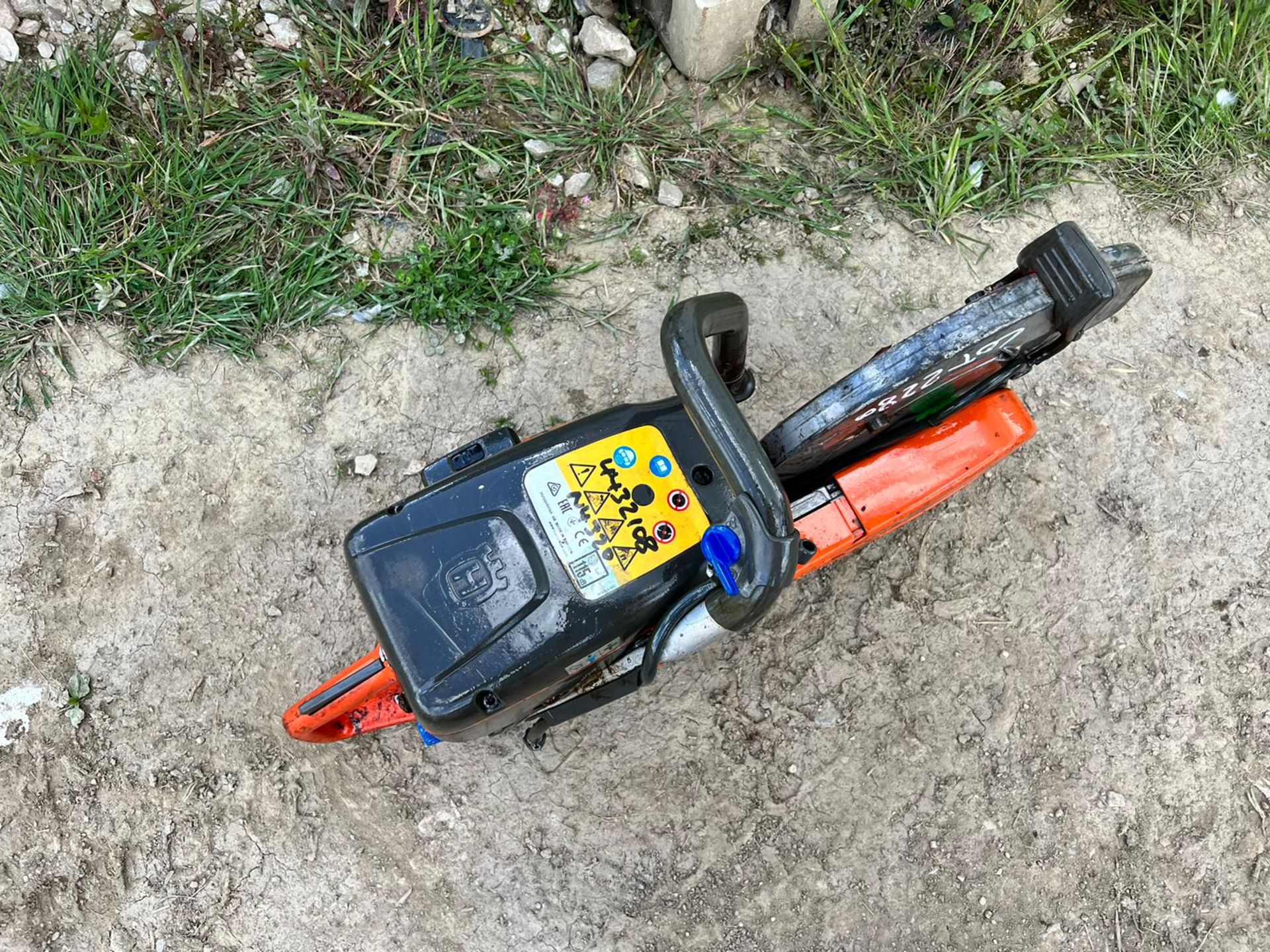 2017 HUSQVARNA K760 PETROL DISC CUTTER, RUNS AND WORKS, C/W 12" BLADE *PLUS VAT* - Image 8 of 9