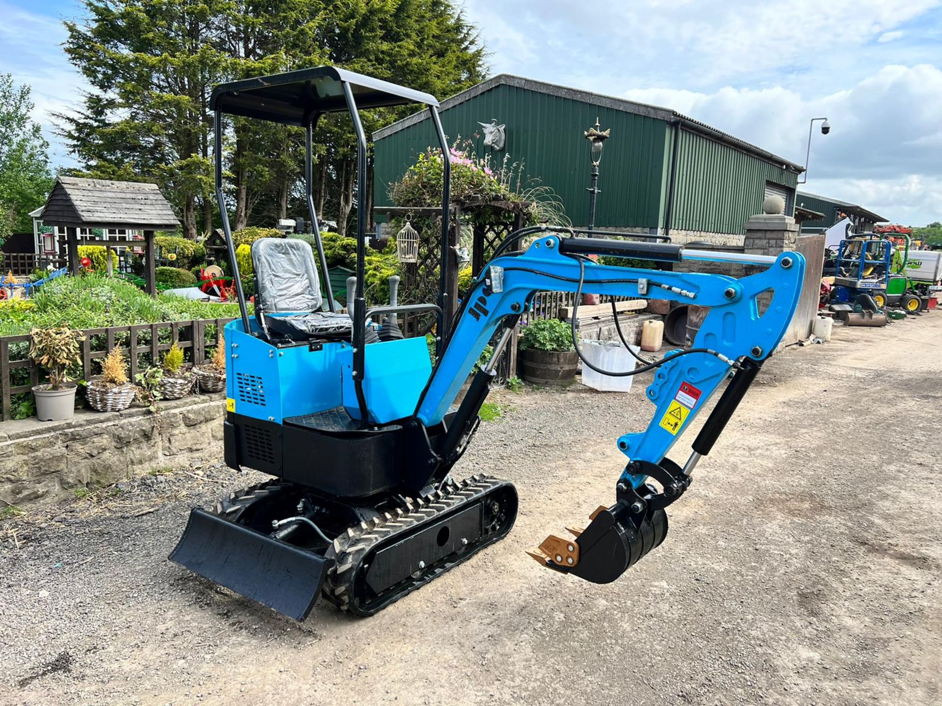 New And Unused JPC HT12 1 Ton Mini Digger, Runs Drives And Digs *PLUS VAT* - Image 8 of 12