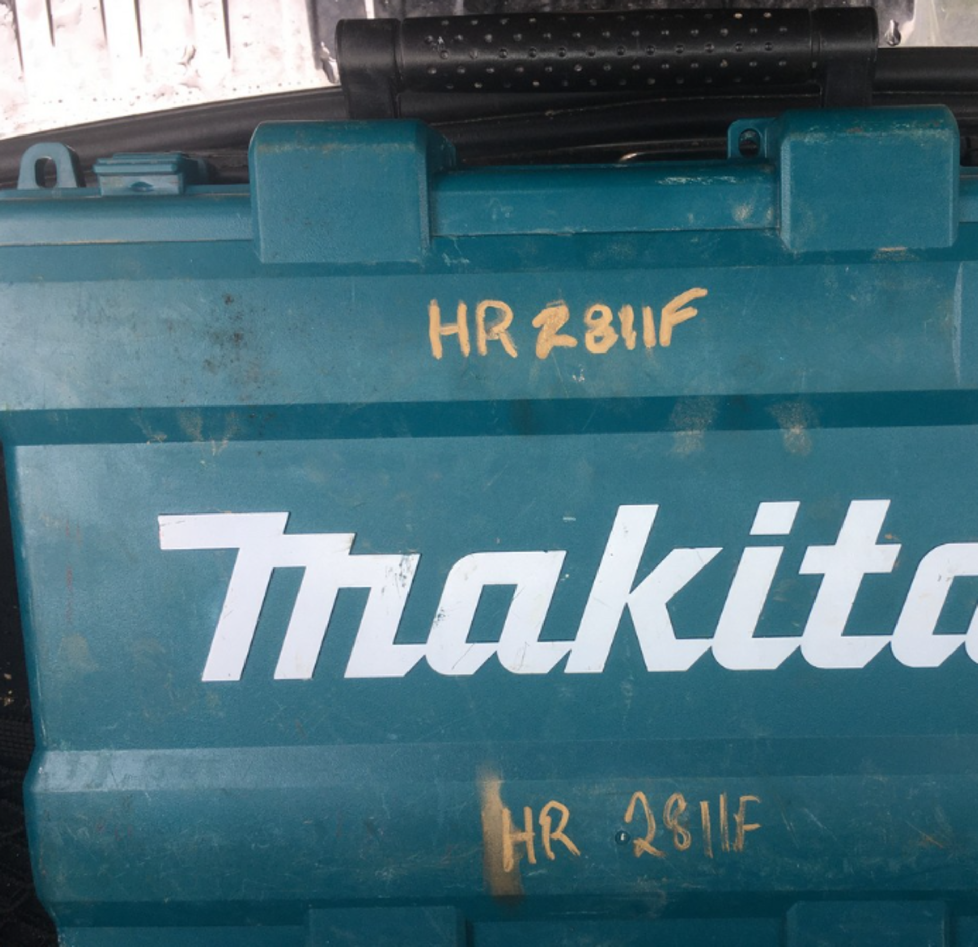 MAKITA HR2811F SDS *NO VAT* - Image 2 of 2